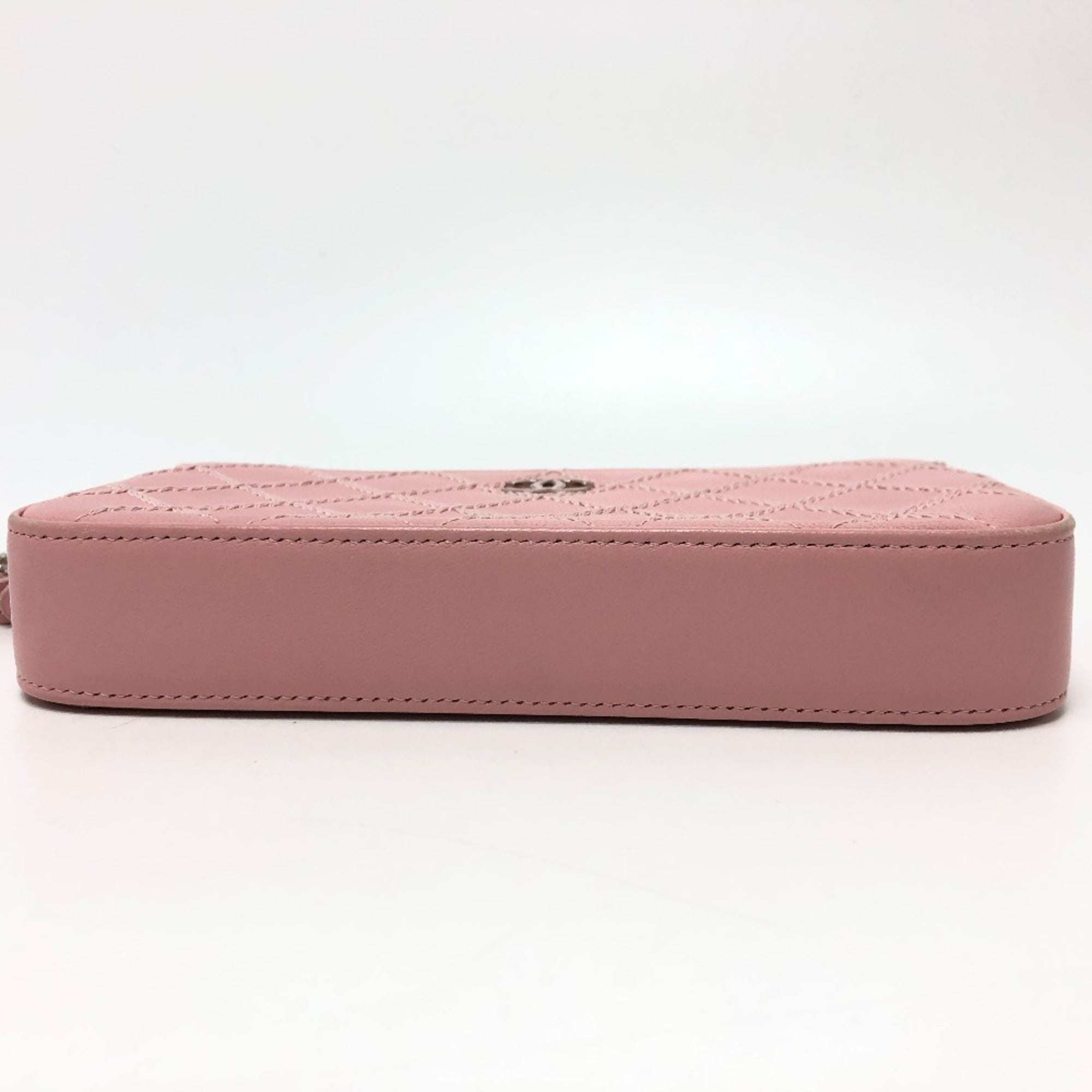 Chanel Pink Leather Shoulder Bag (Pre-Owned)