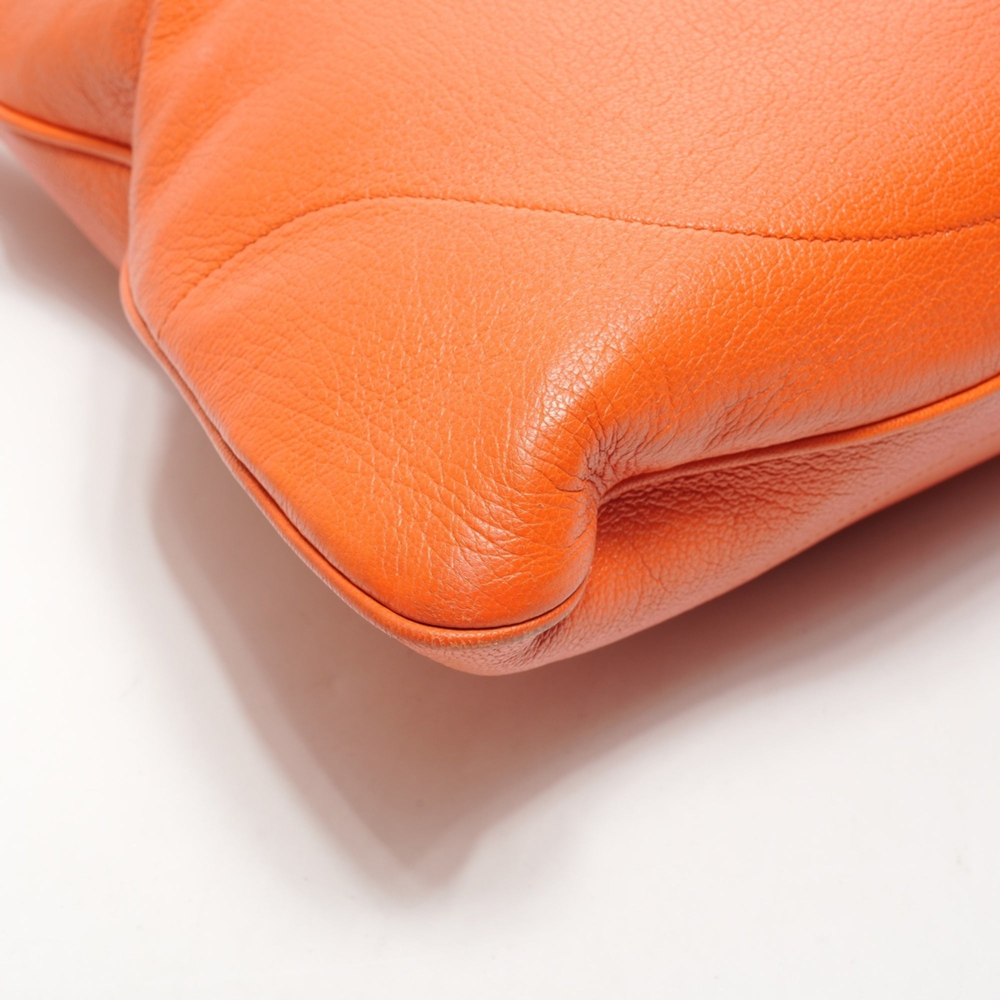 Gucci Orange Shoulder Bag (Pre-Owned)