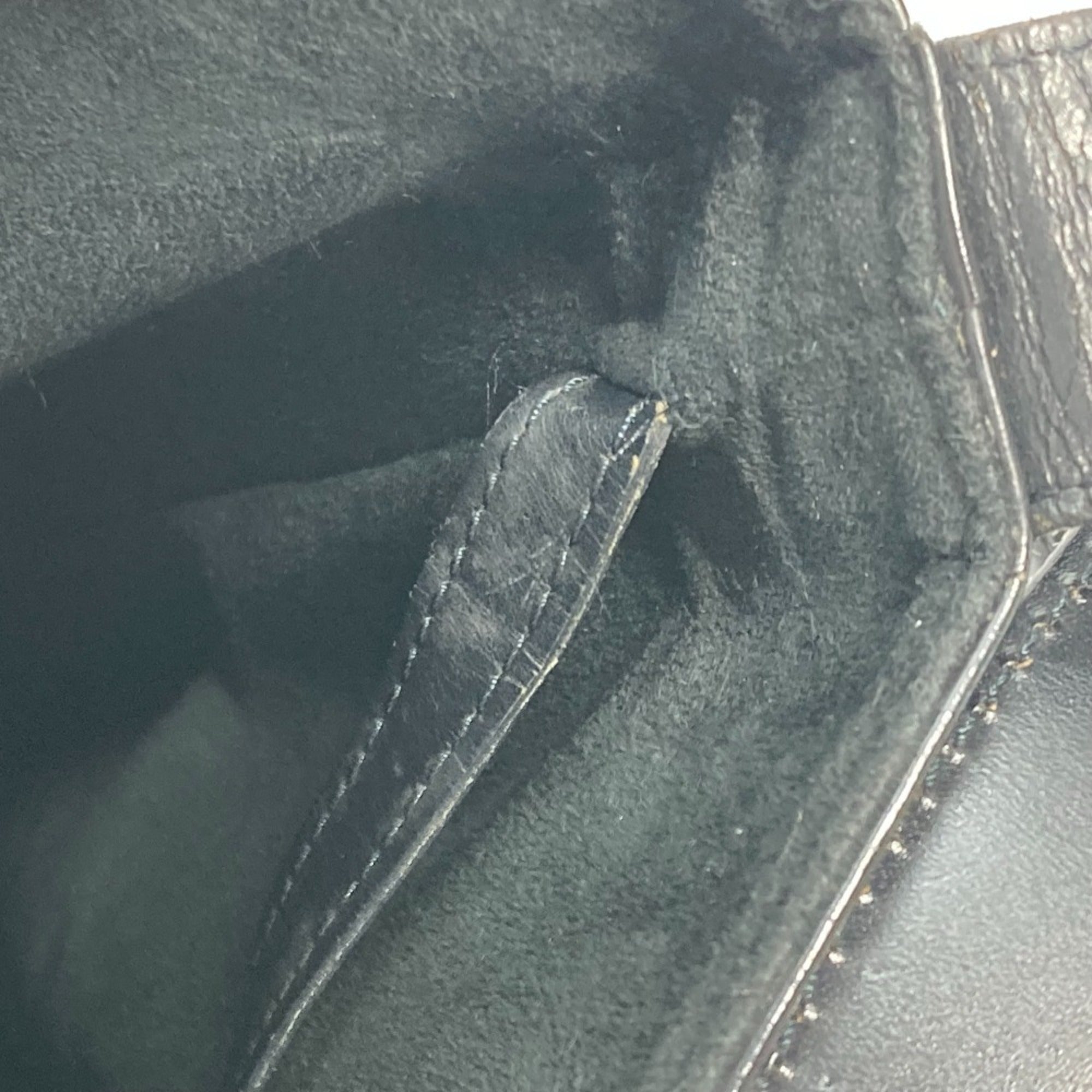 Louis Vuitton Black Noir Epi Leather Pouch Shoulder Bag (Pre-Owned)