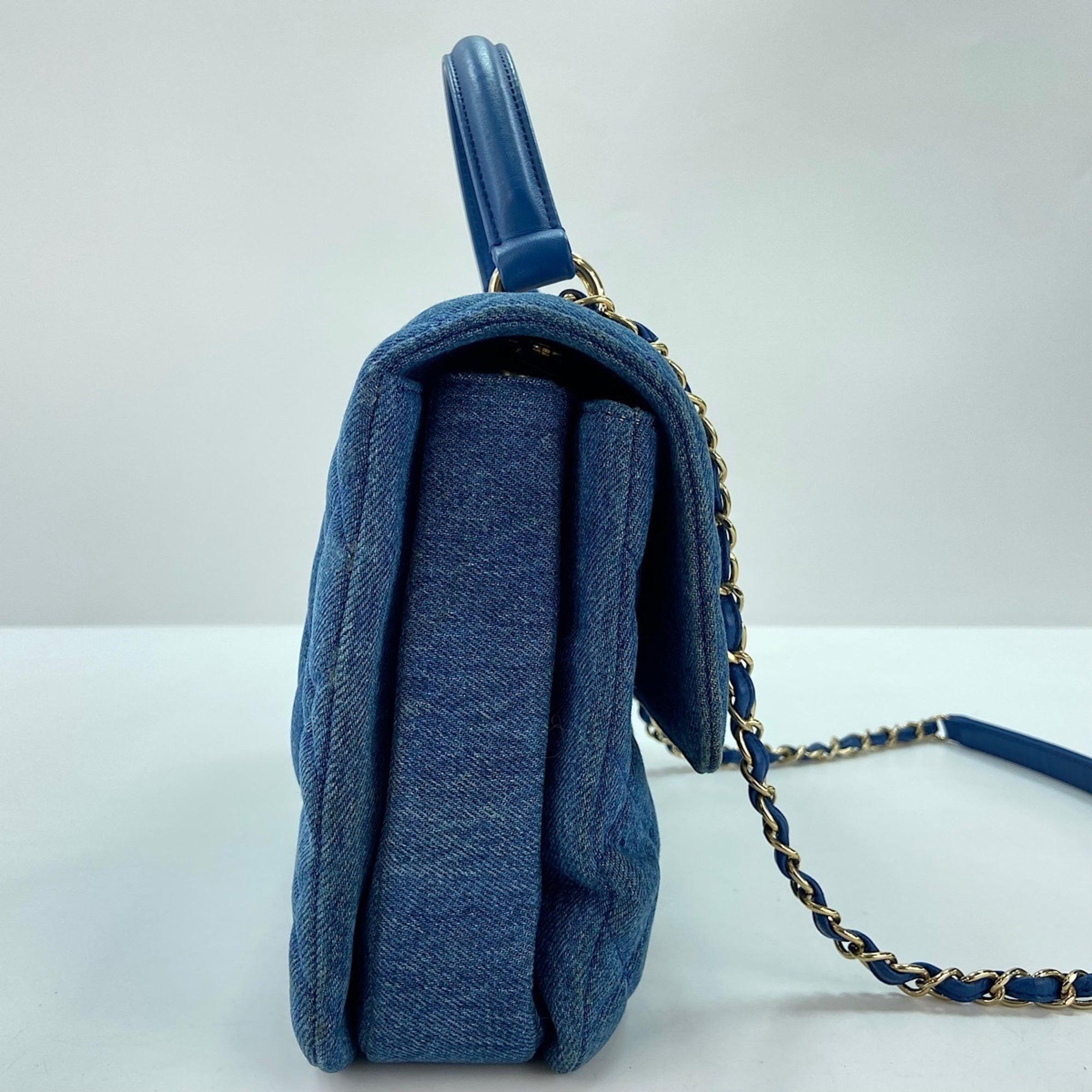 Chanel Blue Denim Handbag (Pre-Owned)