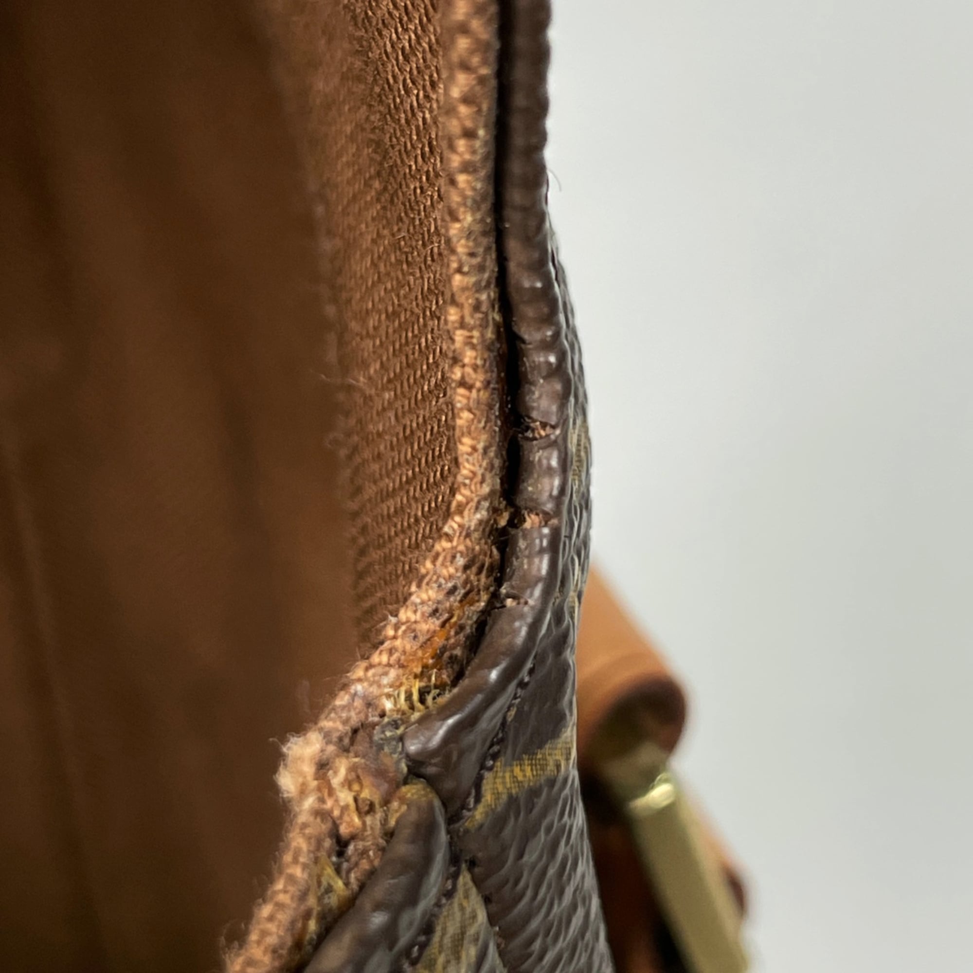 Louis Vuitton Brown Monogram Messenger Bag Shoulder Bag (Pre-Owned)