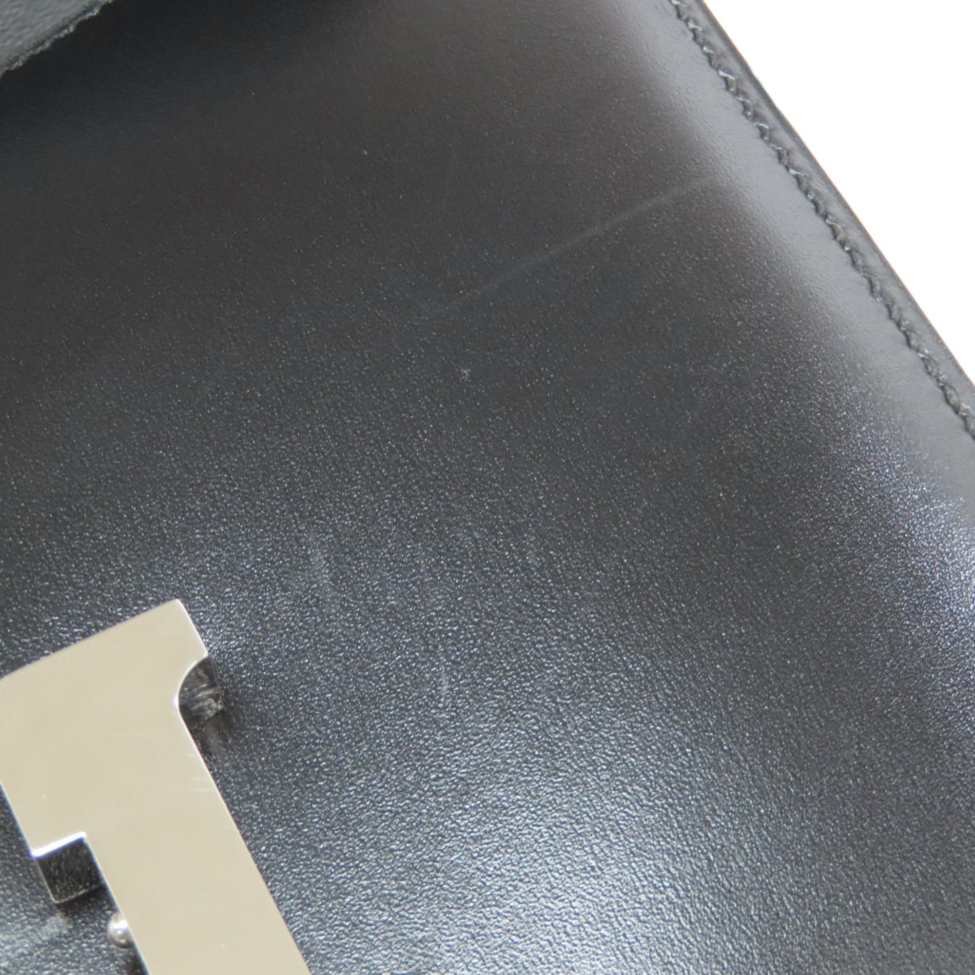 Hermes Black Leather Shoulder Bag (Pre-Owned)