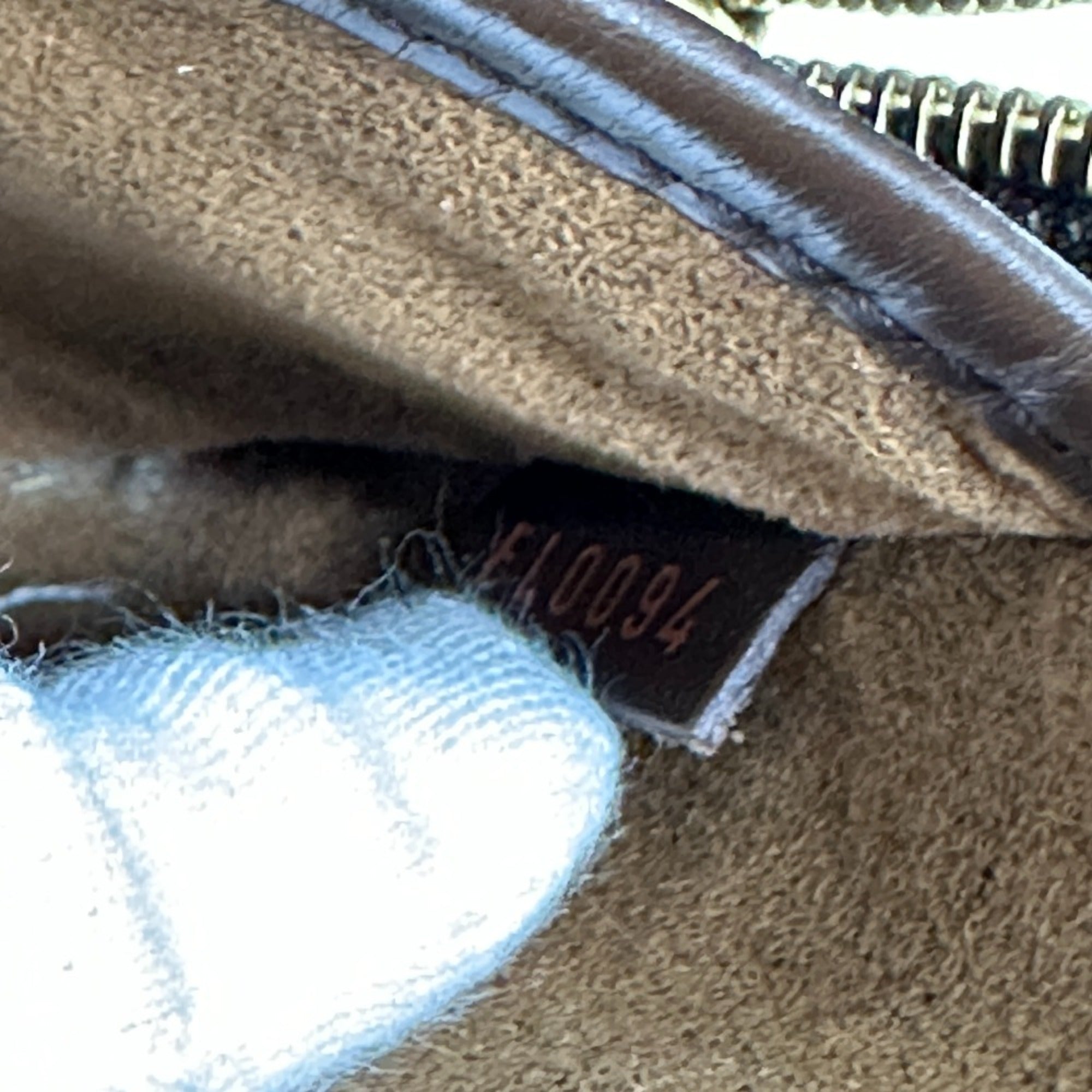 Louis Vuitton Brown Other Clutch Bag (Pre-Owned)