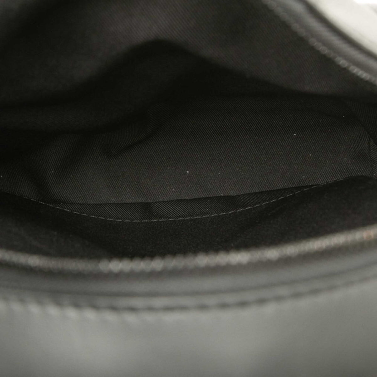 Louis Vuitton Black Leather Shoulder Bag Sling Bag (Pre-Owned)