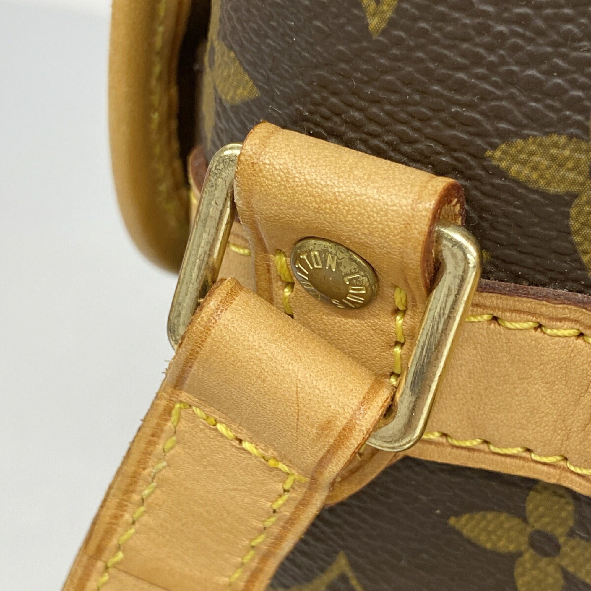 Louis Vuitton Brown Shoulder Bag (Pre-Owned)