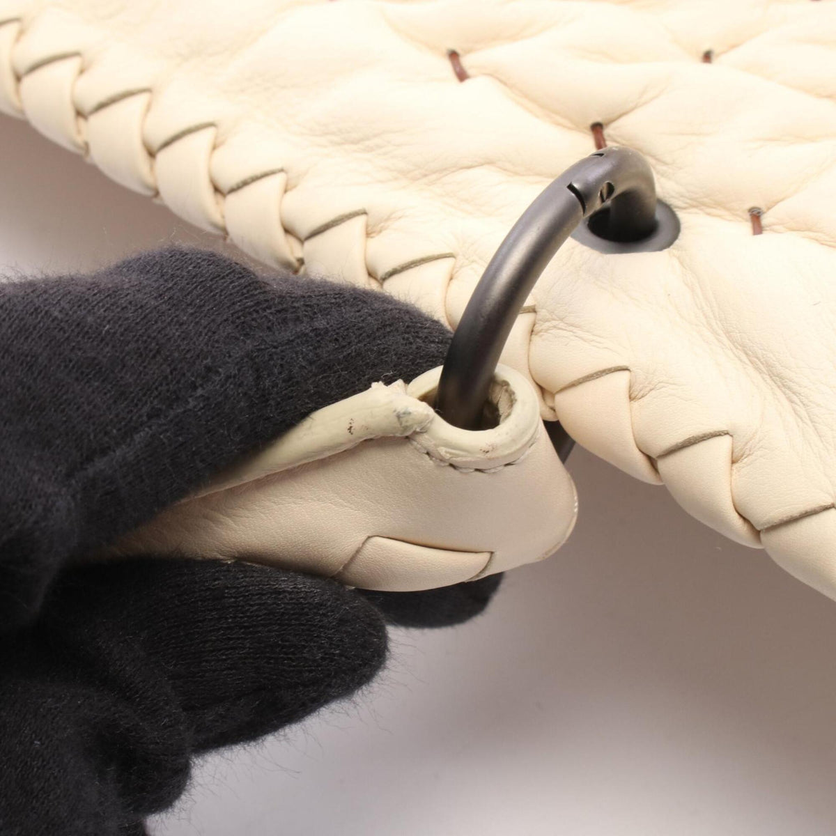 Bottega Veneta Ivory Leather Handbag Shoulder Bag (Pre-Owned)