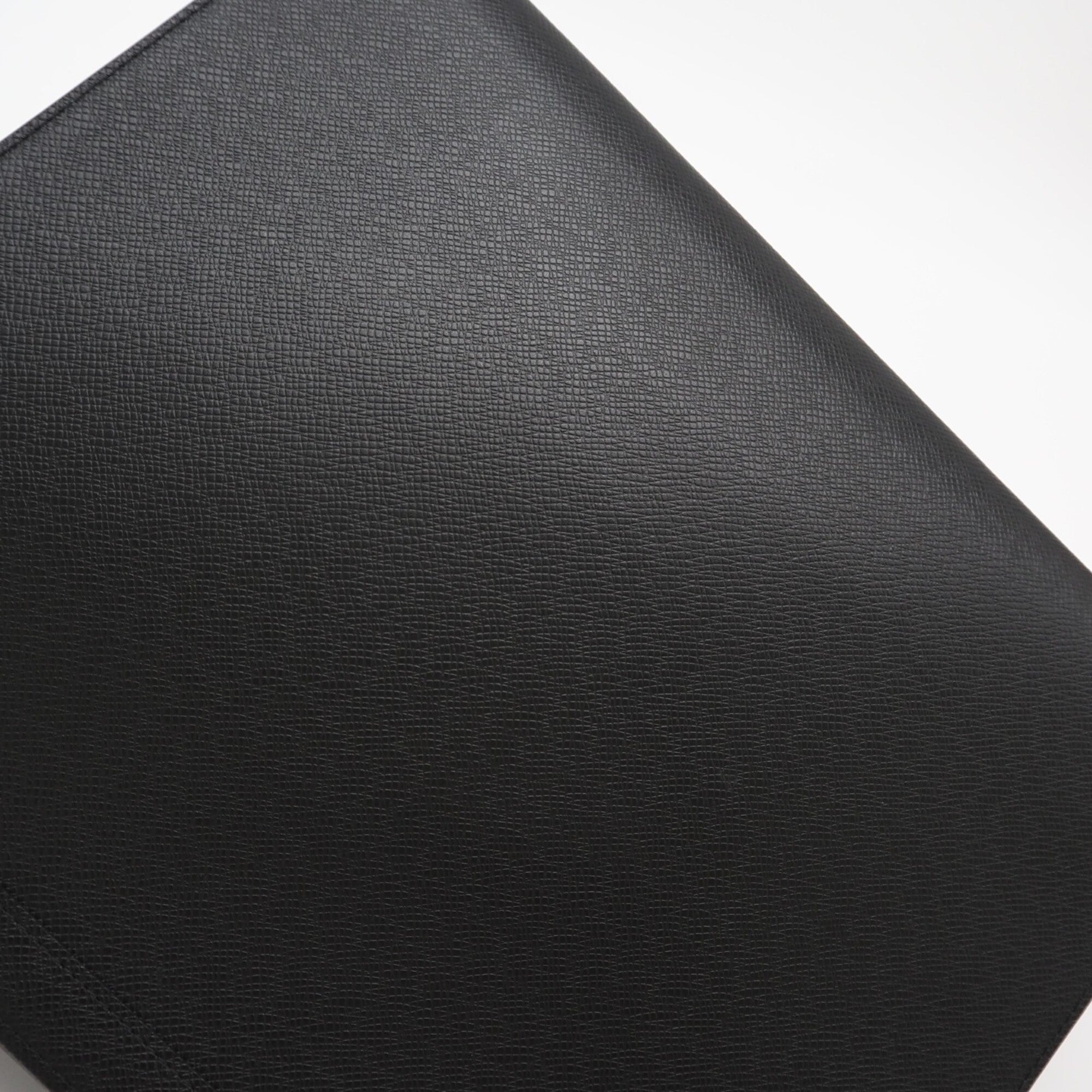Louis Vuitton Black Leather Clutch Bag (Pre-Owned)