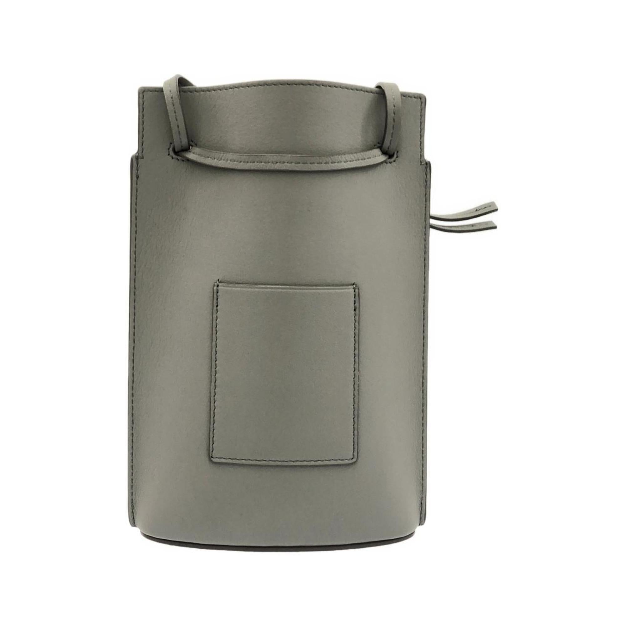 Loewe Gray Silver Leather Shoulder Bag (Pre-Owned)