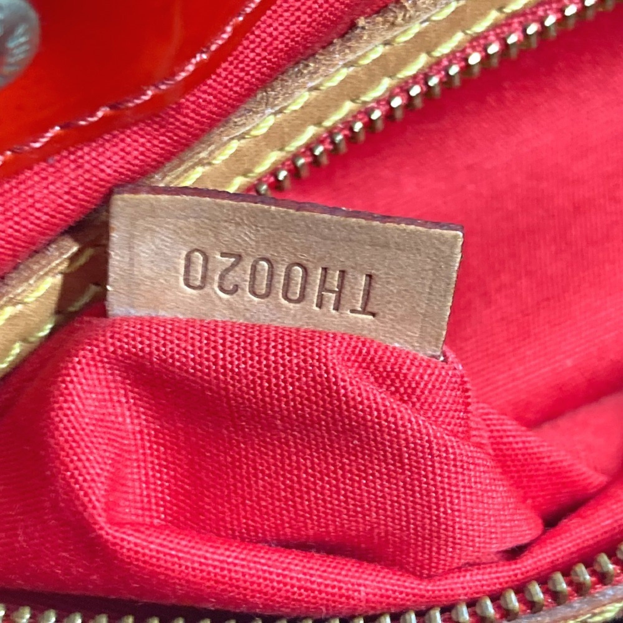 Louis Vuitton Red Color Rouge Monogram Vernis Canvas Shoulder Bag Tote Bag (Pre-Owned)