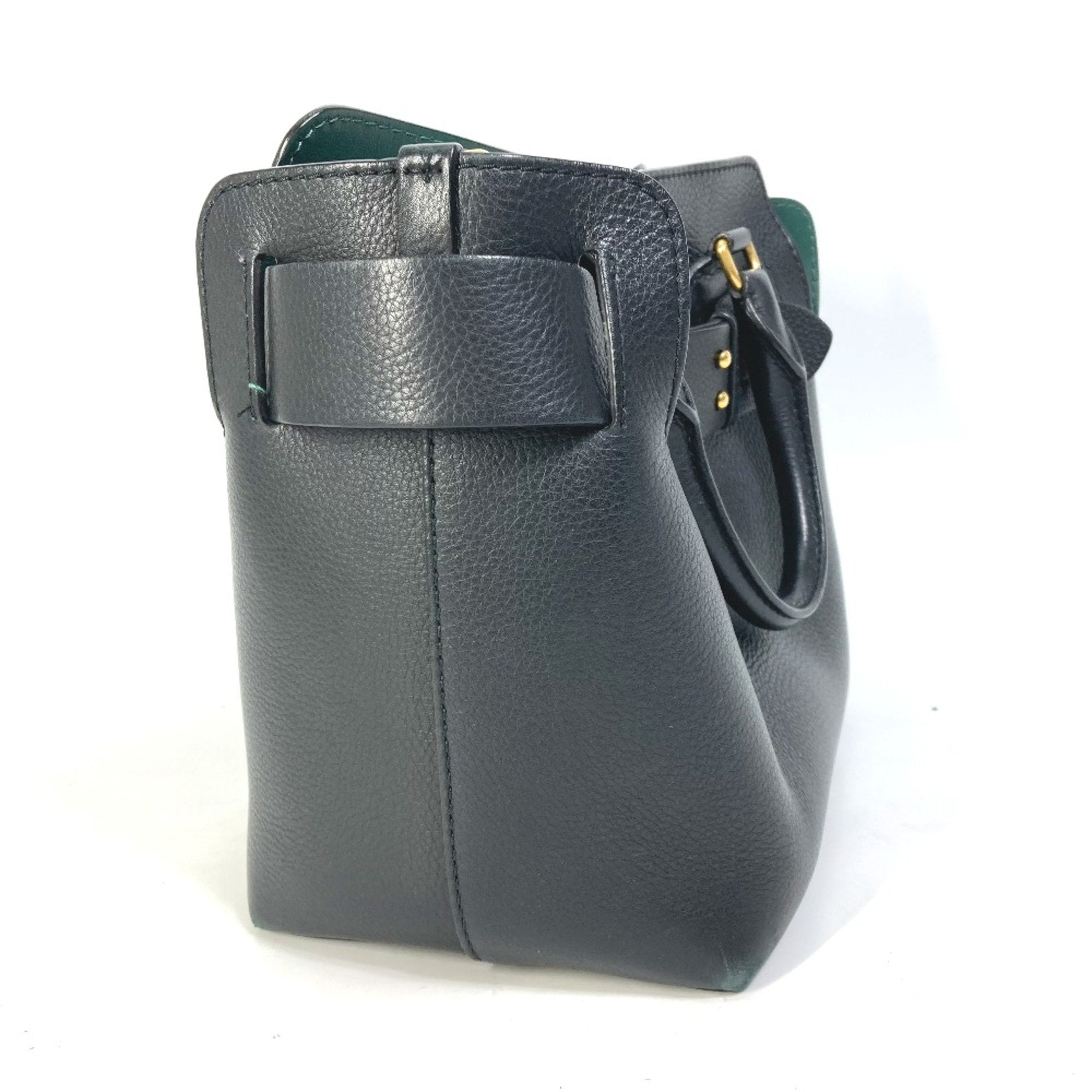 Burberry Black Leather Shoulder Bag (Pre-Owned)