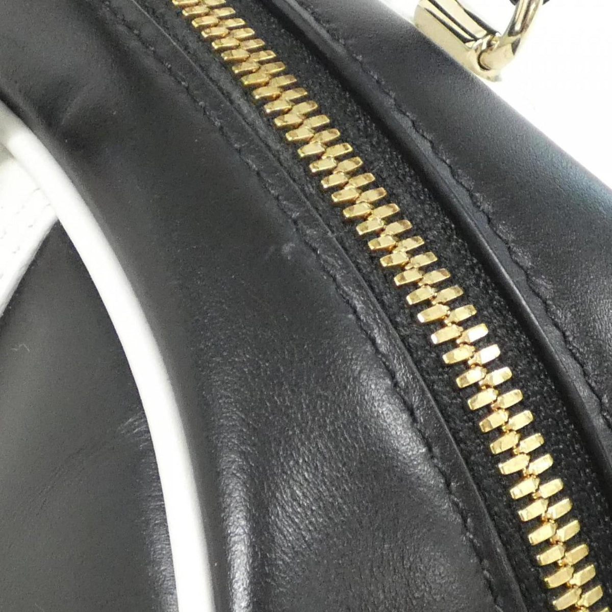 Christian Dior Black White Leather Handbag (Pre-Owned)