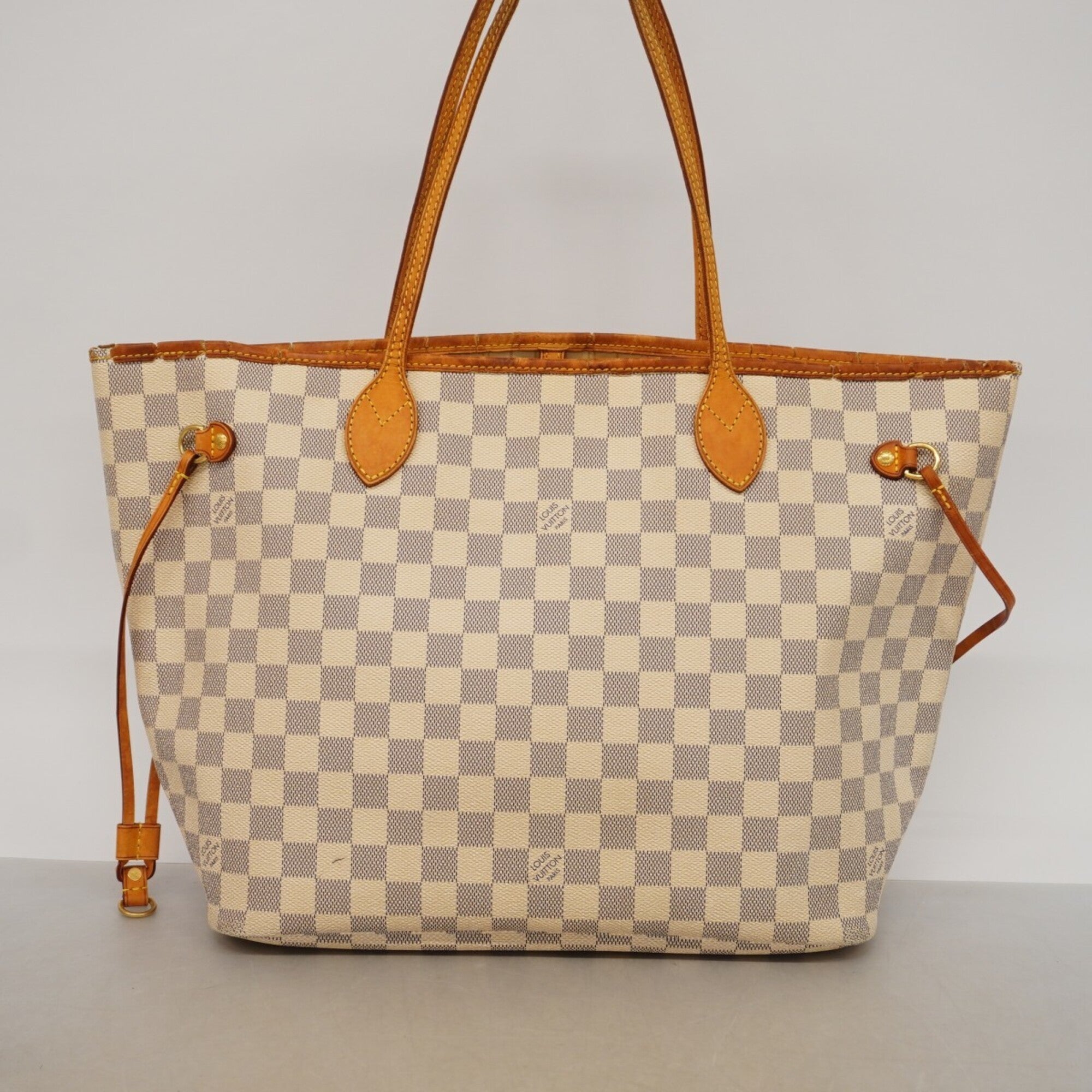 Louis Vuitton White Tote Bag (Pre-Owned)