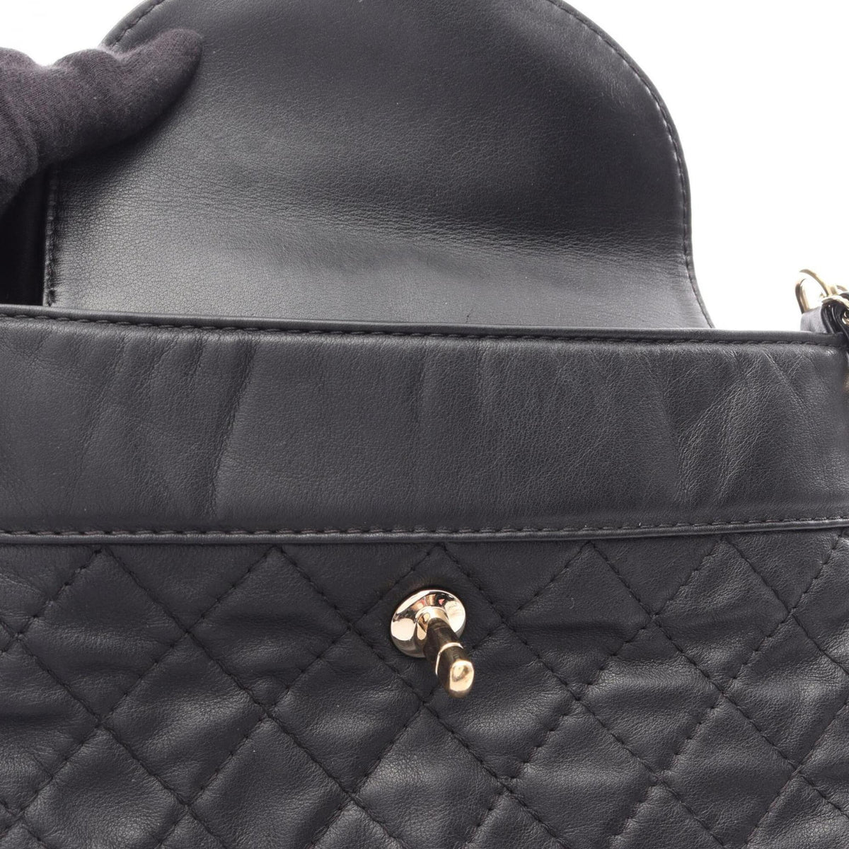 Chanel Matelasse Black Leather Handbag Shoulder Bag (Pre-Owned)