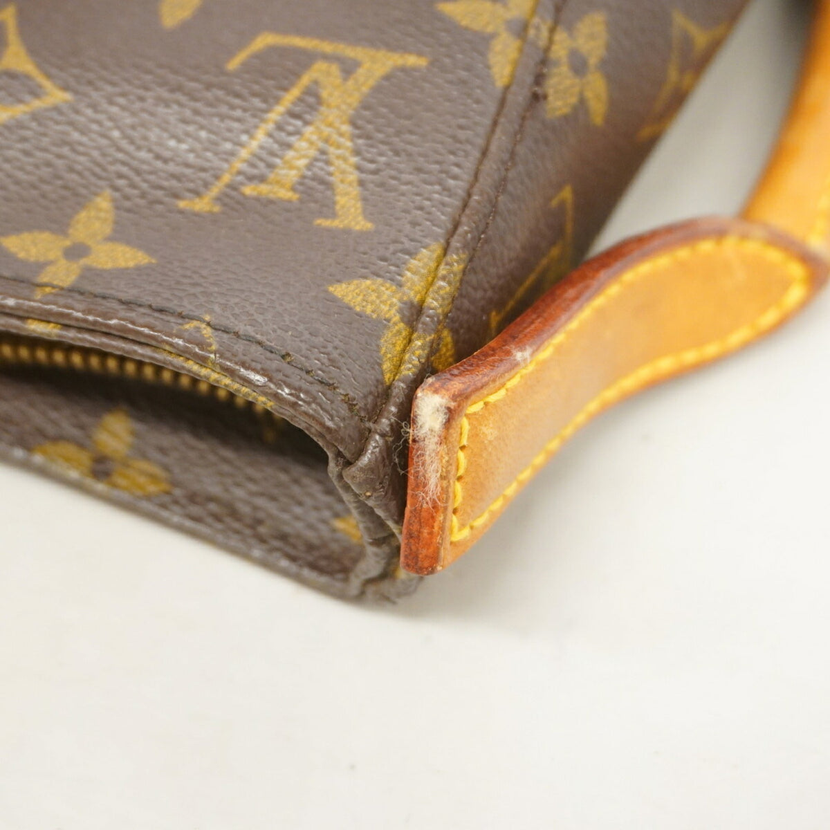 Louis Vuitton Brown Shoulder Bag (Pre-Owned)