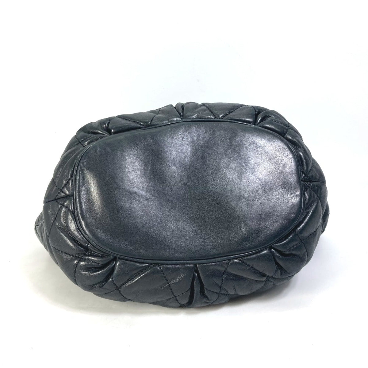Chanel Black Leather Shoulder Bag (Pre-Owned)