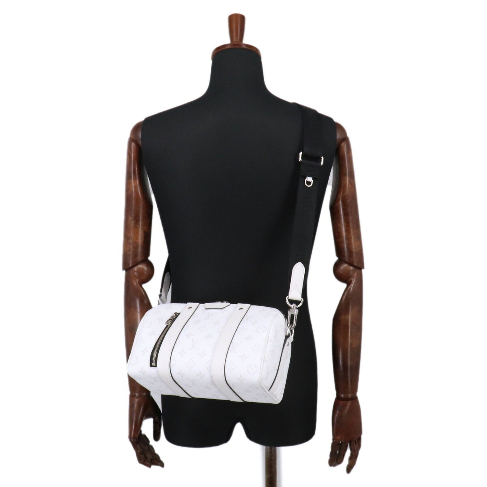 Louis Vuitton White Monogram Canvas Taiga Leather Leather Shoulder Bag (Pre-Owned)