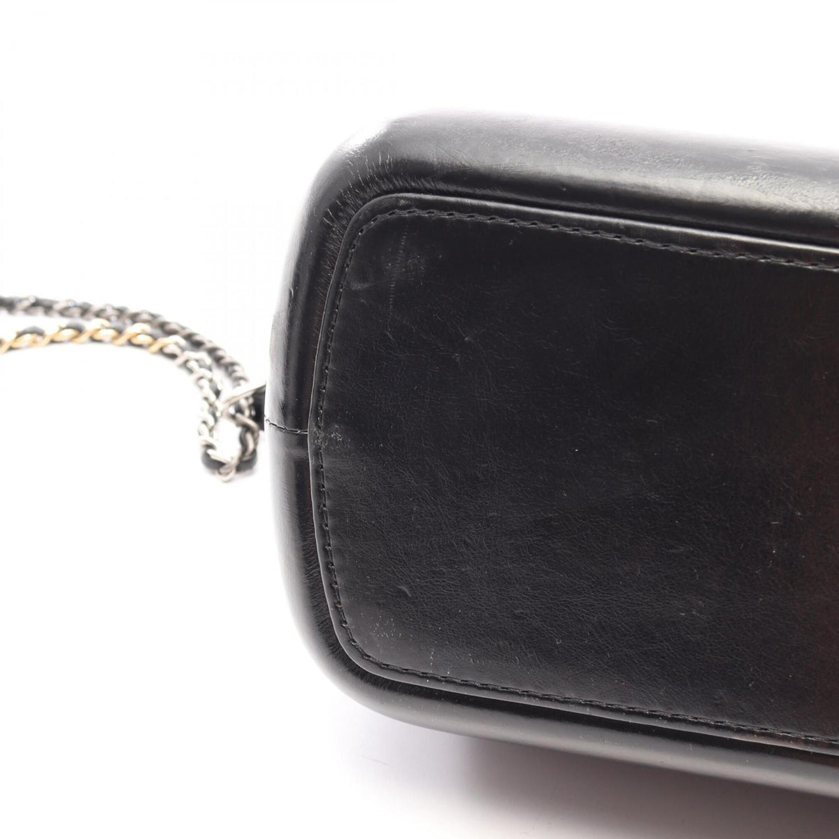 Chanel Black Leather Handbag (Pre-Owned)