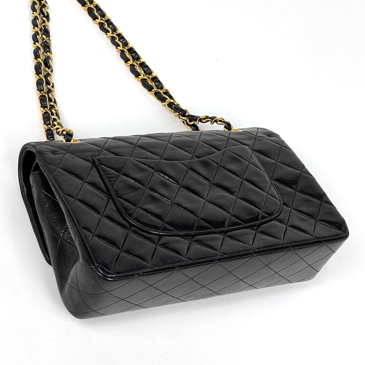 Chanel Black Leather Shoulder Bag (Pre-Owned)