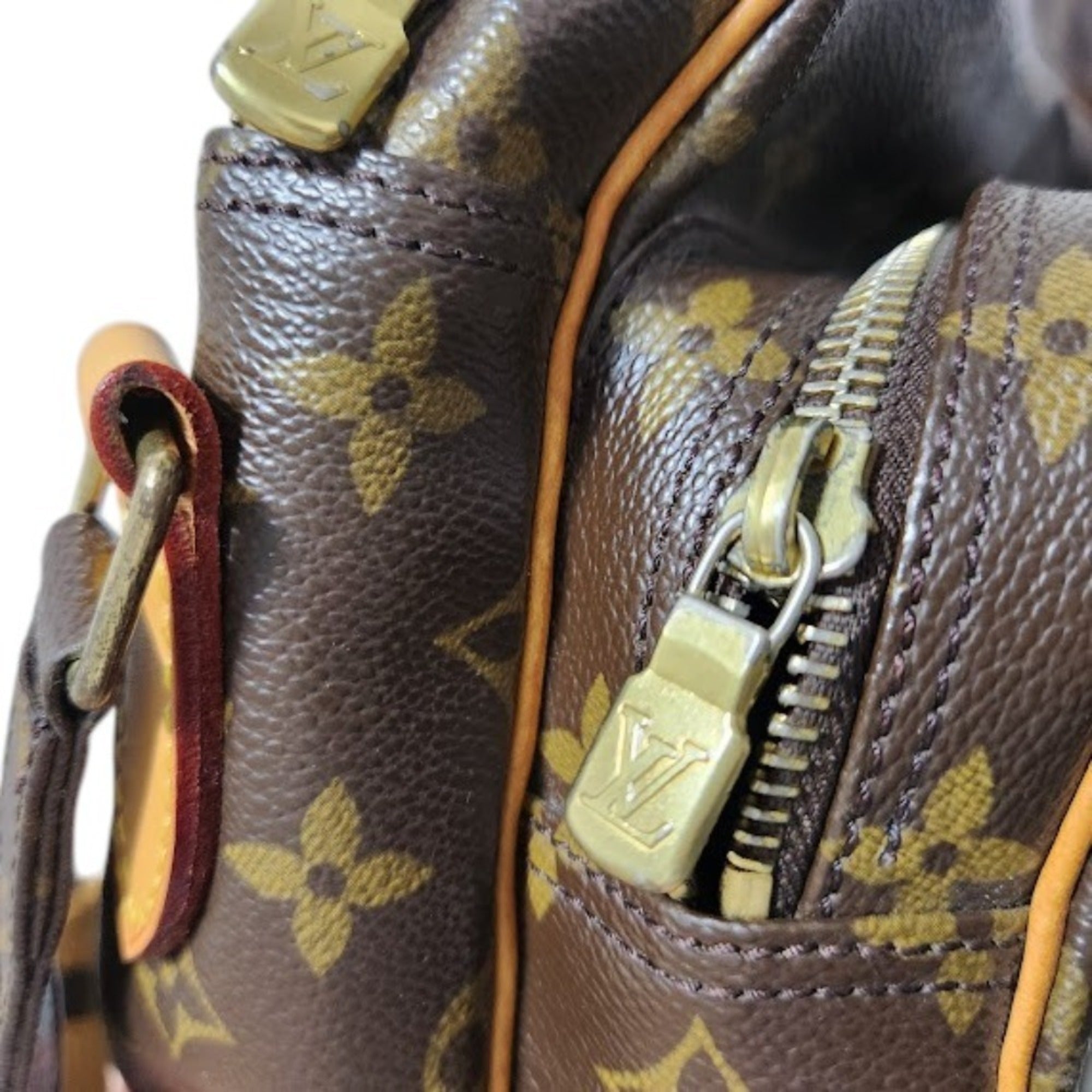 Louis Vuitton Brown Monogram Canvas Shoulder Bag (Pre-Owned)