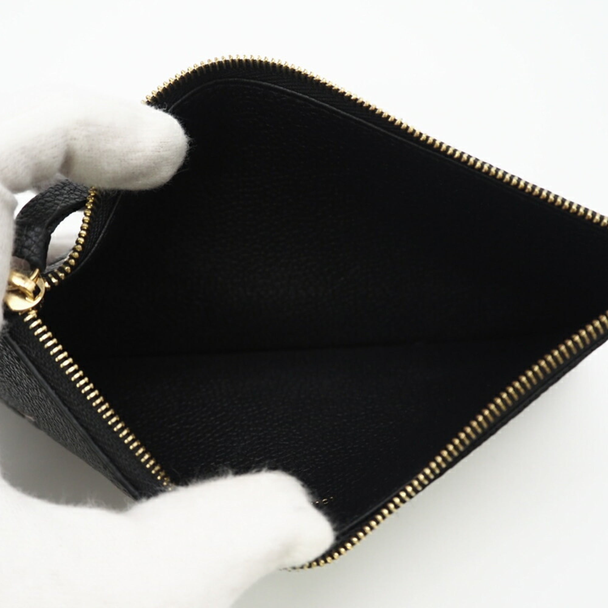 Louis Vuitton Beige Leather Pochette Shoulder Bag (Pre-Owned)