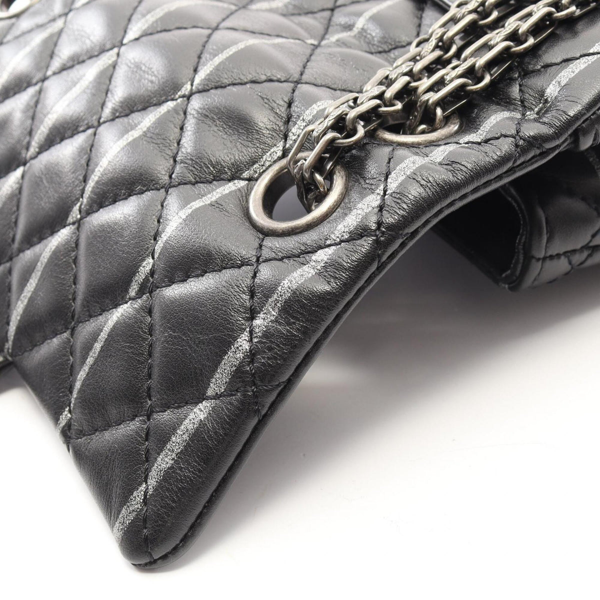 Chanel Black Leather Handbag Shoulder Bag (Pre-Owned)