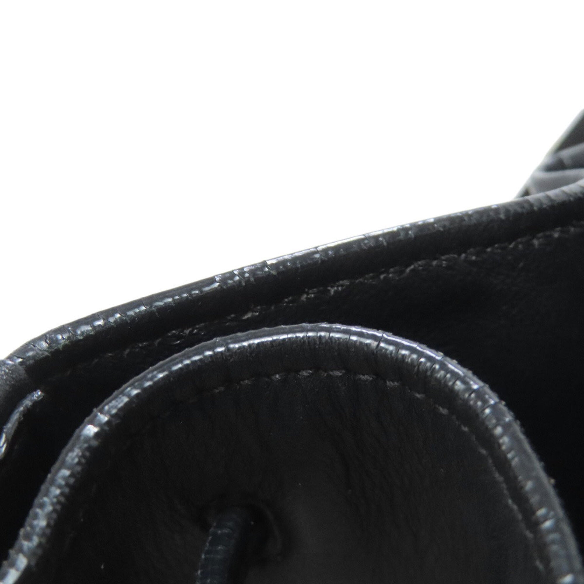 Salvatore Ferragamo Black Leather Pouch Shoulder Bag (Pre-Owned)