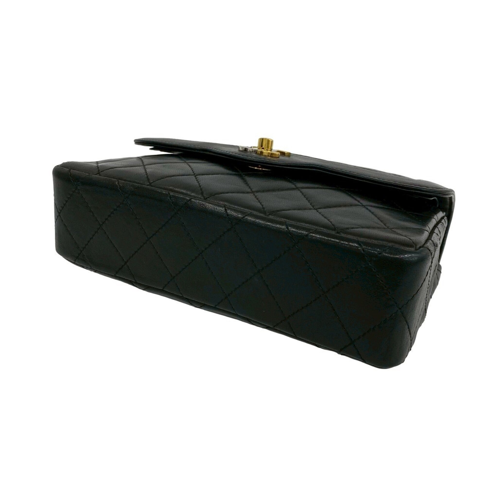 Chanel Black Leather Shoulder Bag (Pre-Owned)