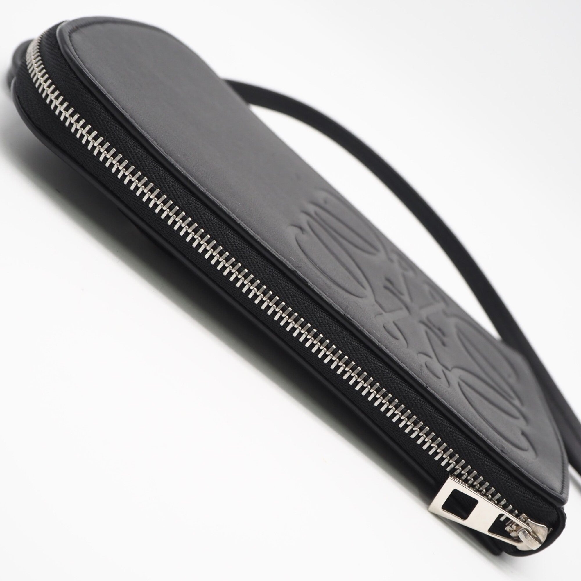 Loewe Black Leather Shoulder Bag (Pre-Owned)