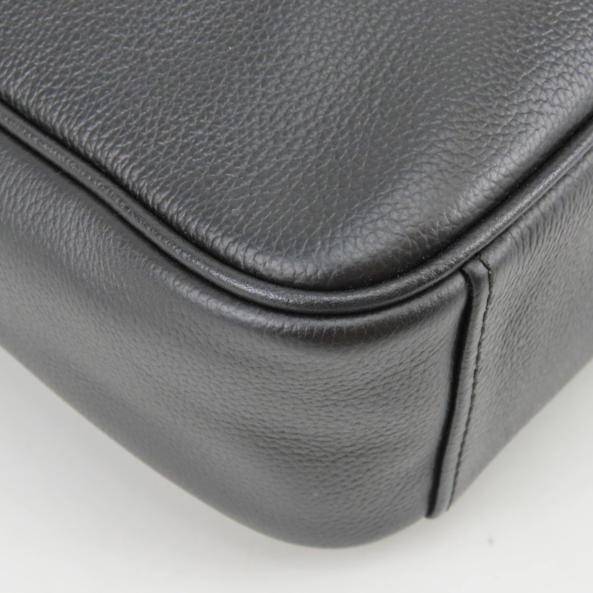 Coach Black Leather Shoulder Bag (Pre-Owned)