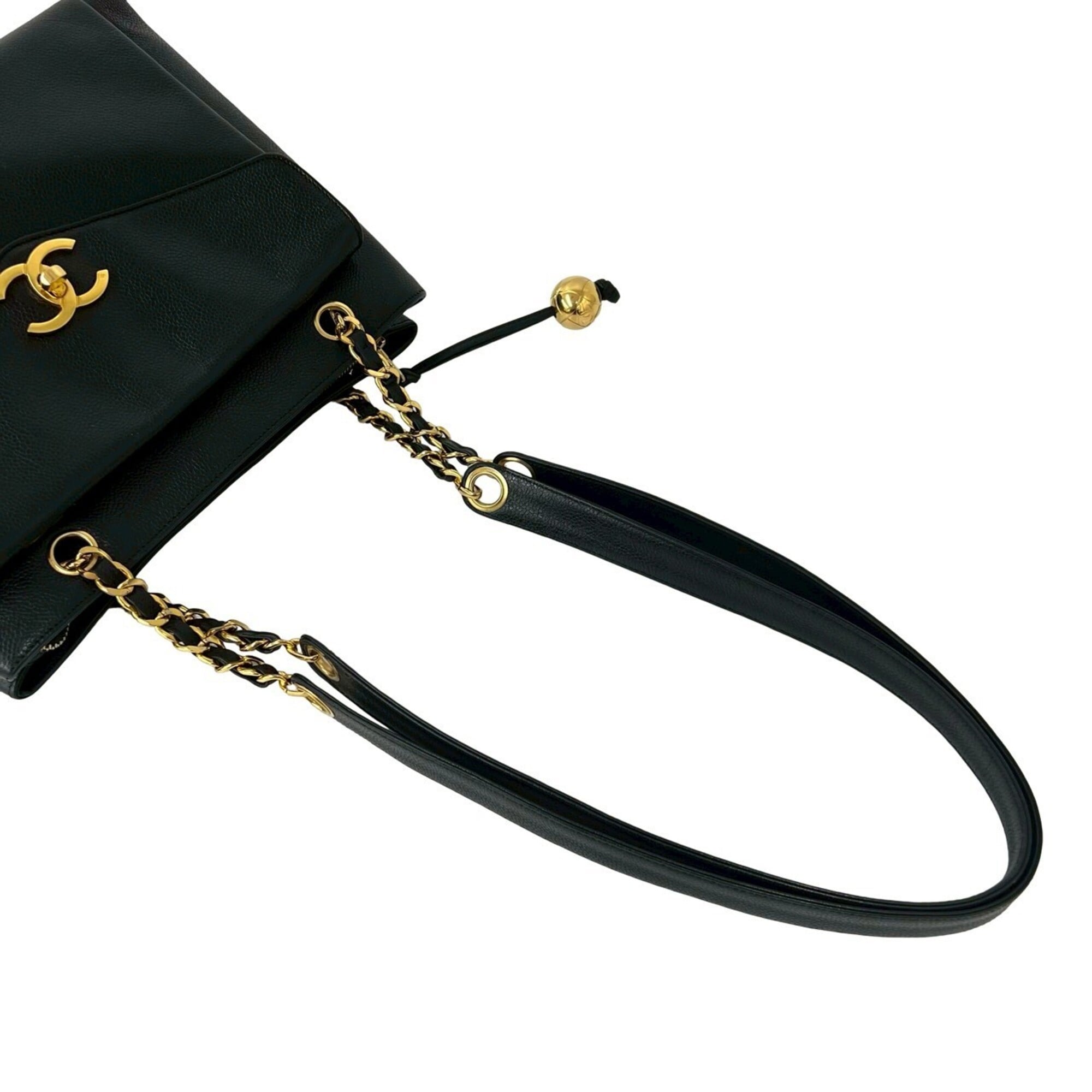 Chanel Black Grained Calfskin Shoulder Bag (Pre-Owned)