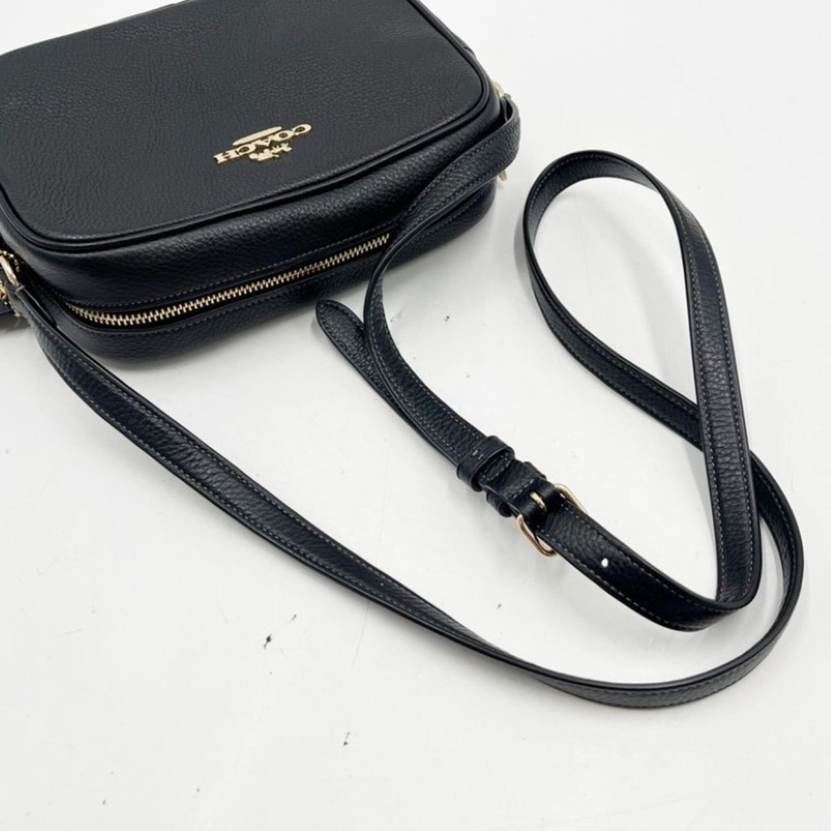 Coach Black Leather Shoulder Bag (Pre-Owned)