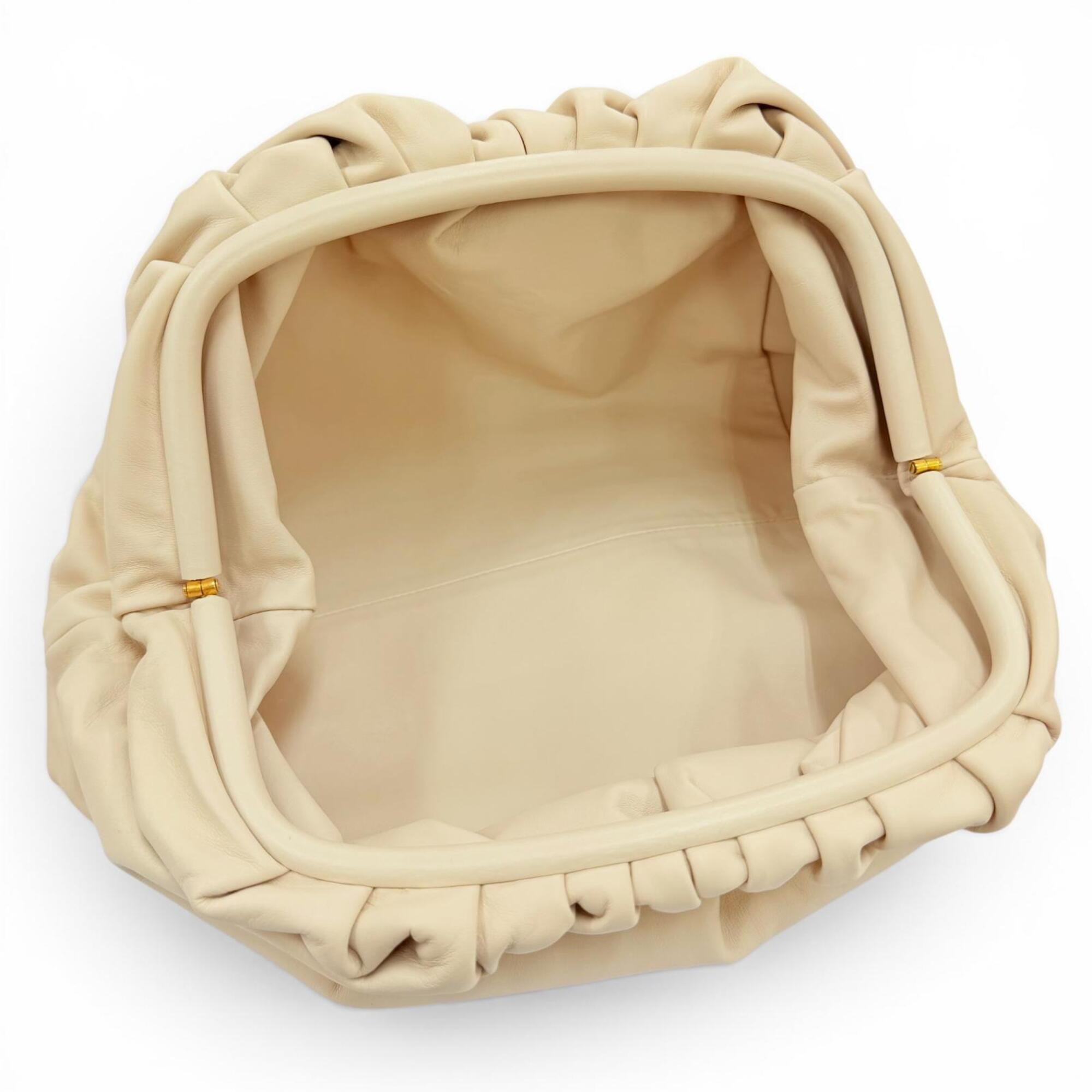 Bottega Veneta Ivory Leather Clutch Bag Pouch (Pre-Owned)