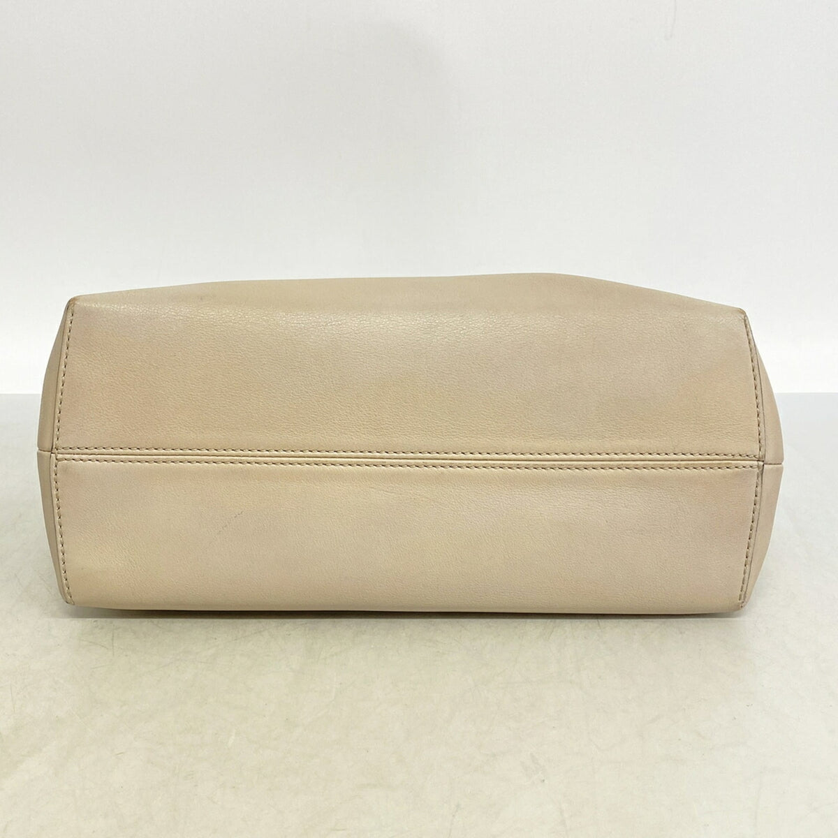 Fendi Beige White Leather Handbag (Pre-Owned)