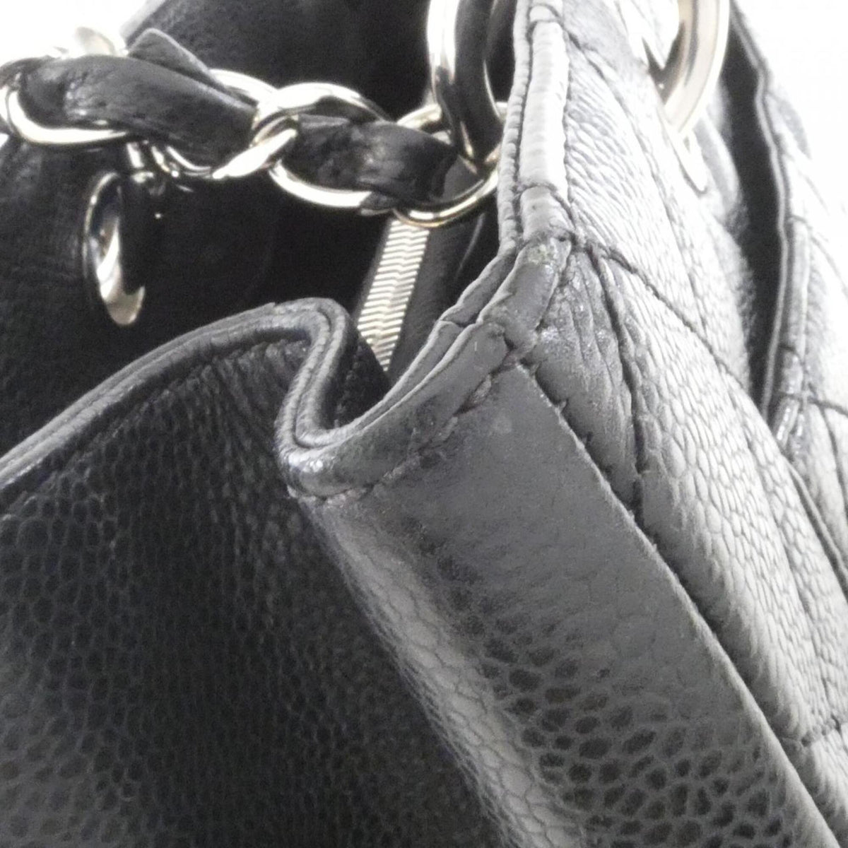 Chanel Black Grained Calfskin Shoulder Bag (Pre-Owned)