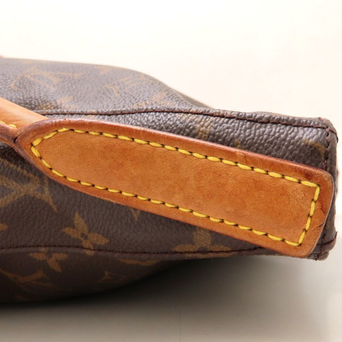 Louis Vuitton Brown Monogram Monogram Shoulder Bag (Pre-Owned)