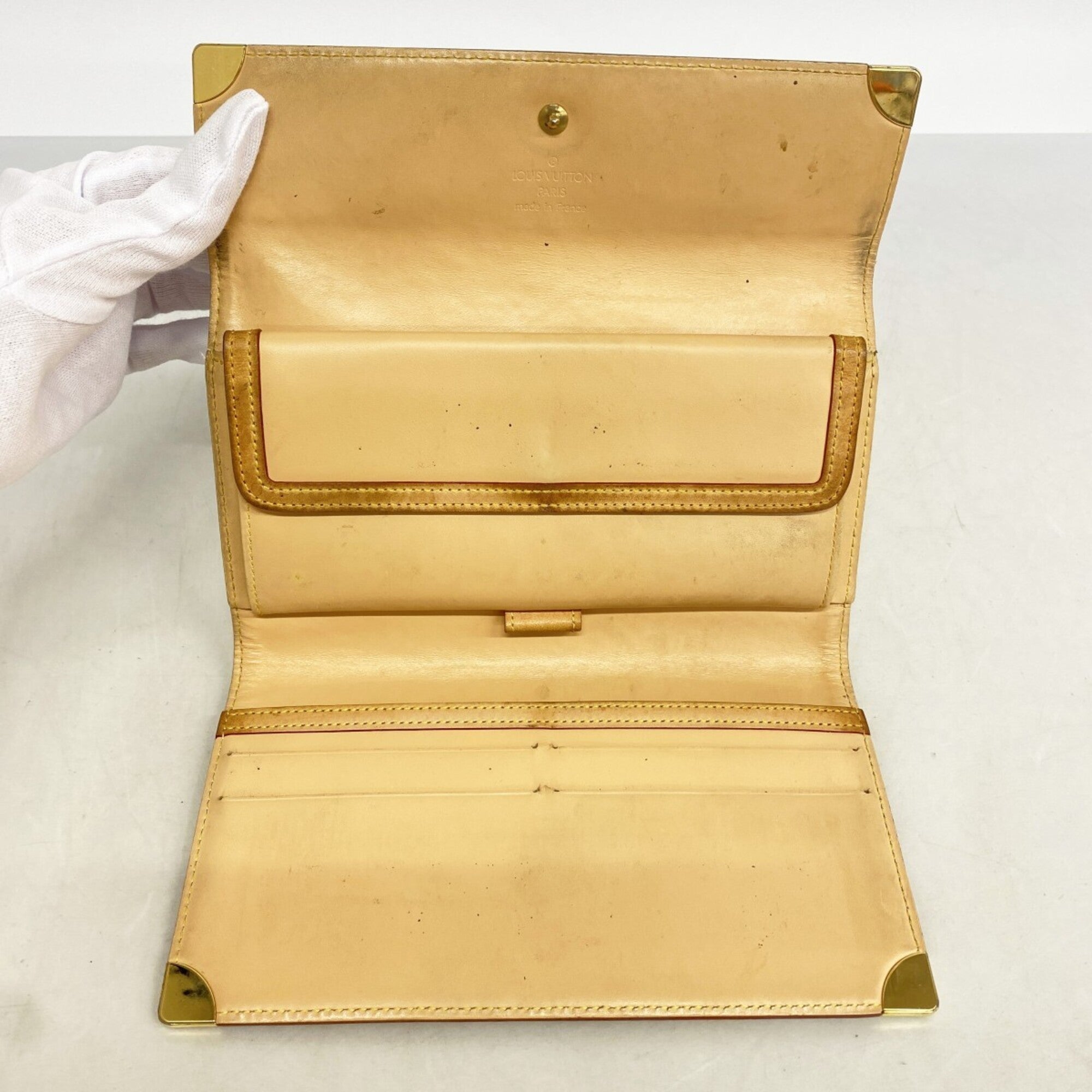 Louis Vuitton Blanc Long Wallet (Tri-Fold) (Pre-Owned)