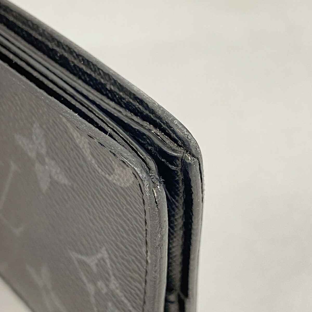Louis Vuitton Black Bill Wallet (Bi-Fold) (Pre-Owned)