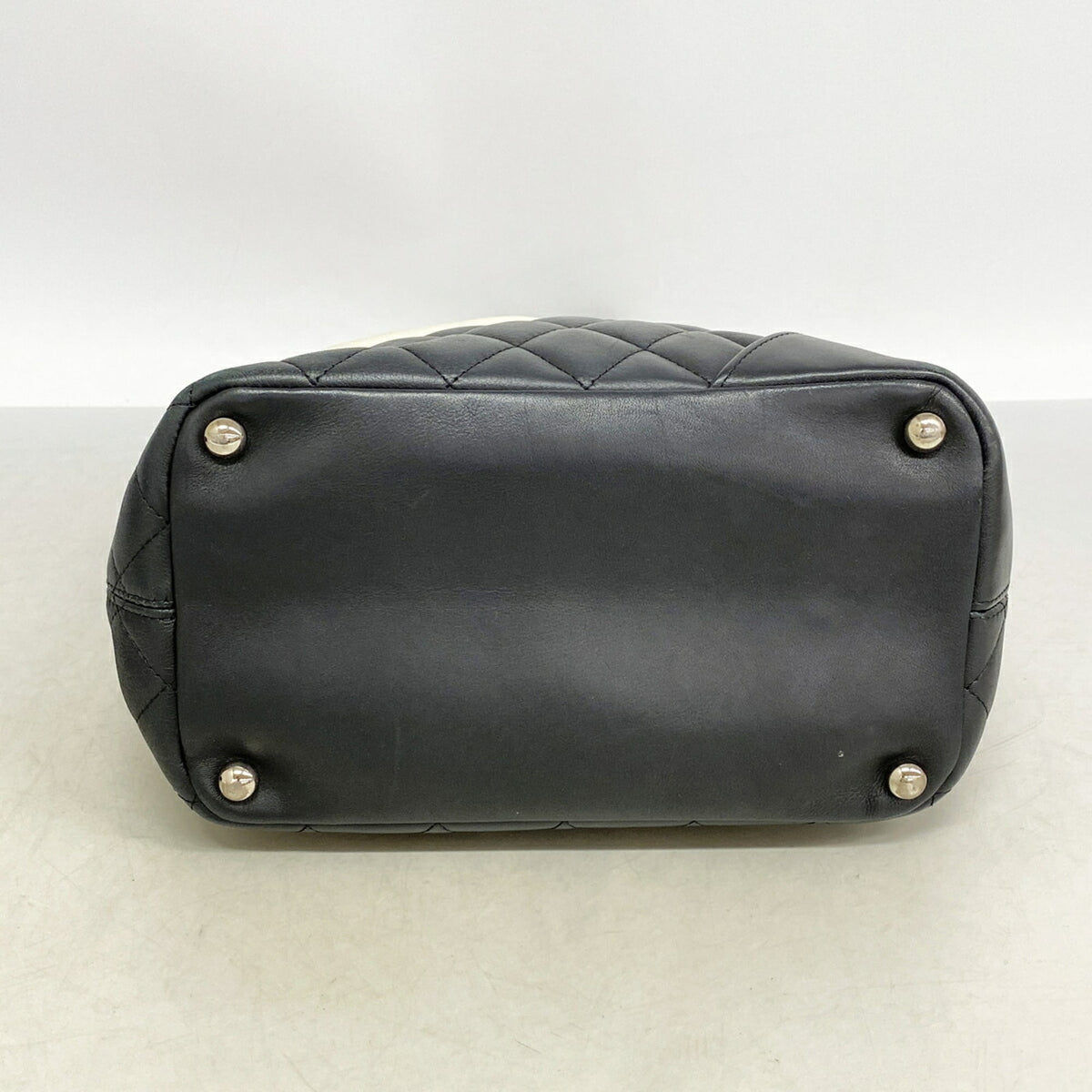 Chanel Black Leather Tote Bag (Pre-Owned)