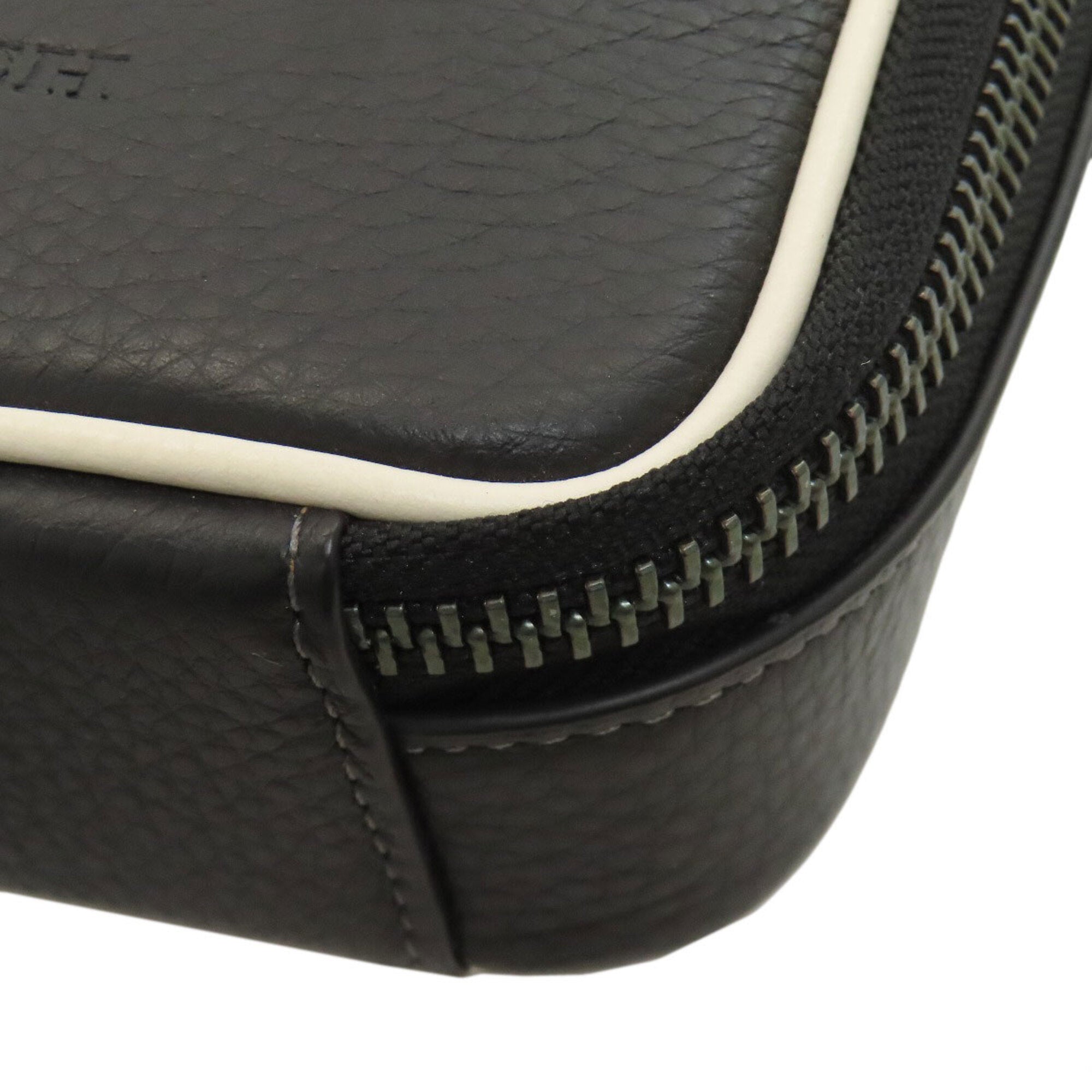 Coach Black Leather Shoulder Bag (Pre-Owned)