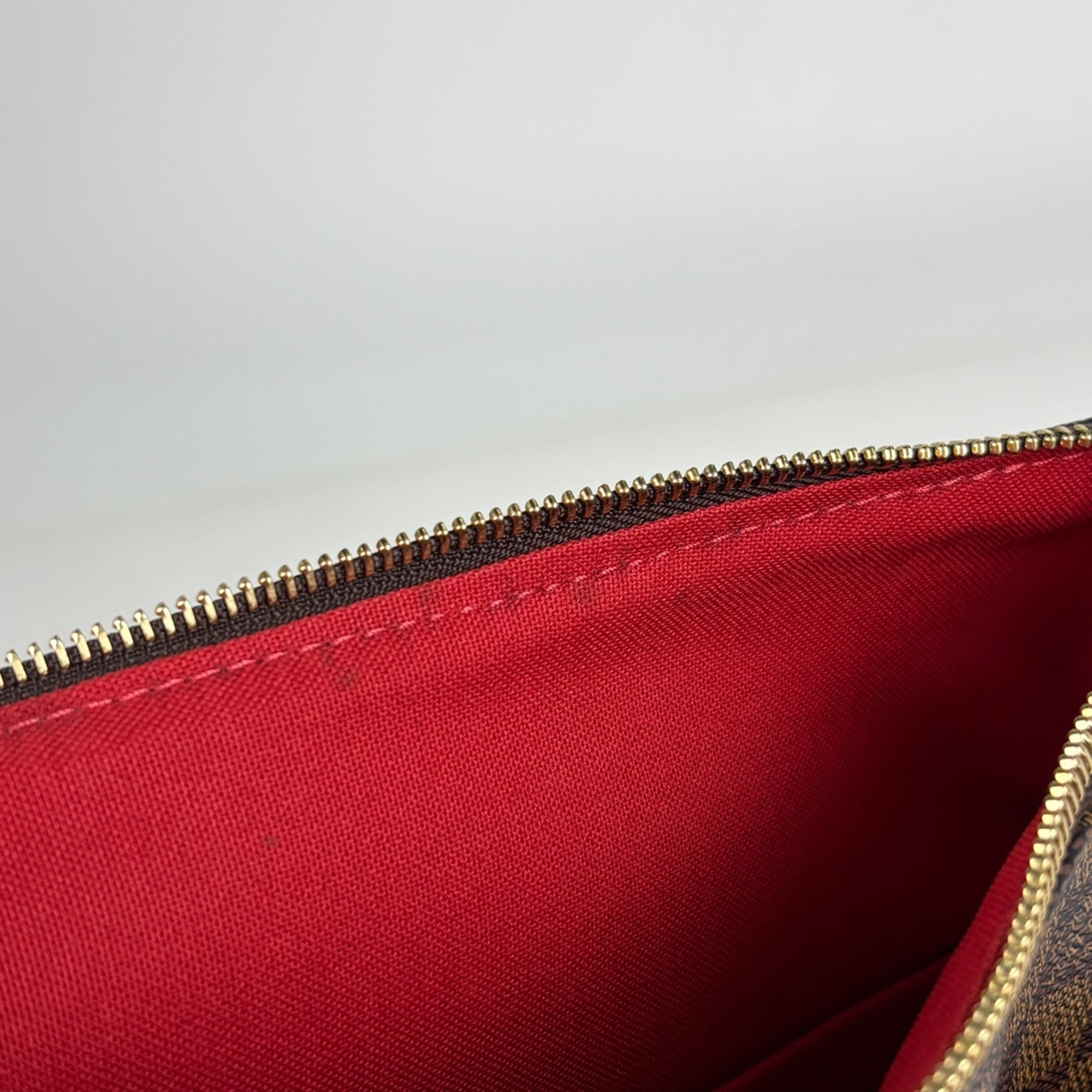 Louis Vuitton Brown Shoulder Bag (Pre-Owned)