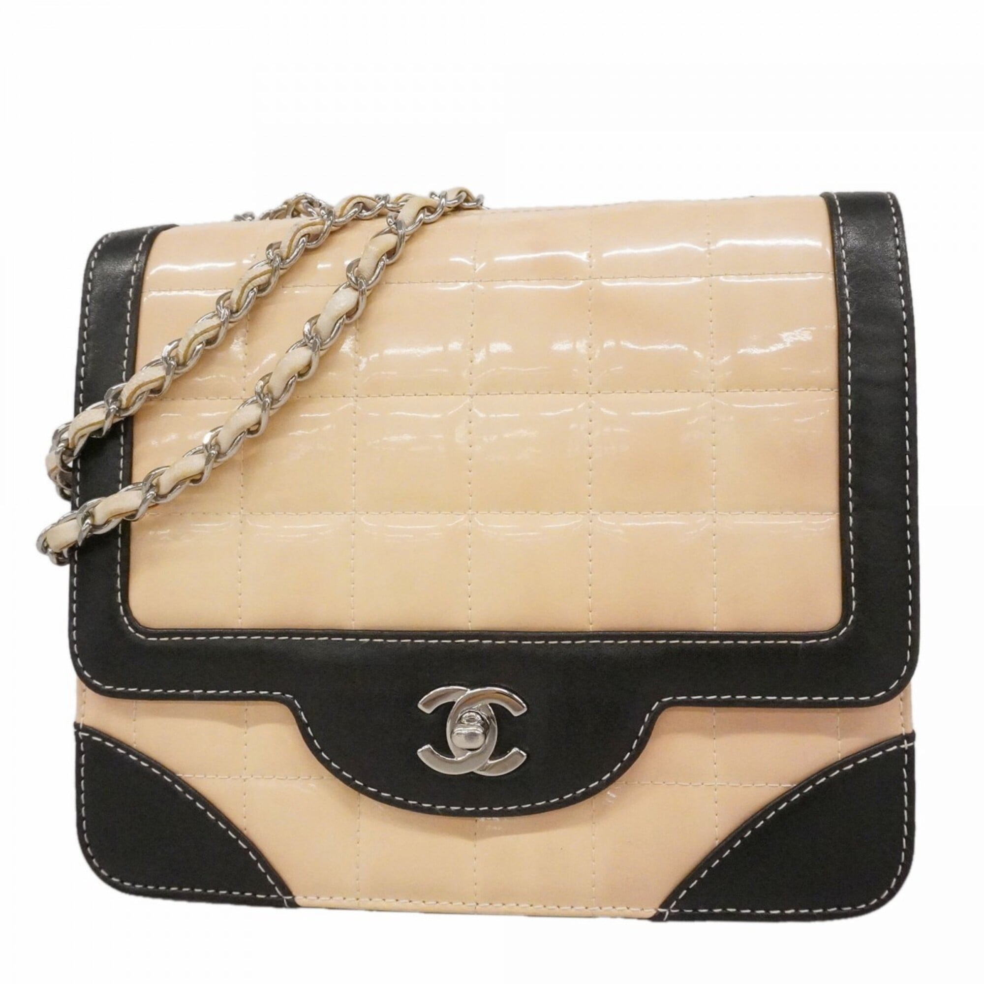 Chanel Black Ivory Patent Leather Shoulder Bag (Pre-Owned)