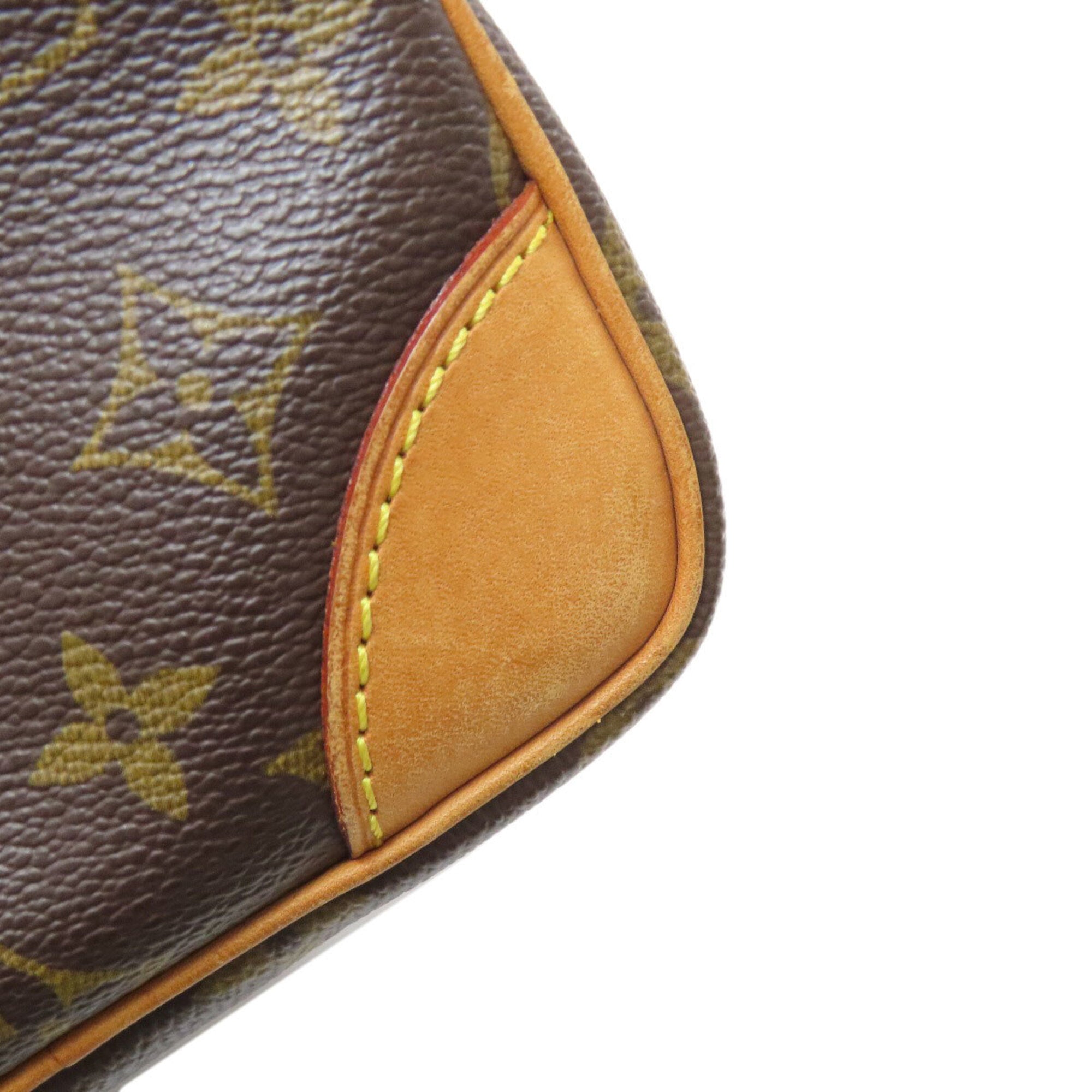 Louis Vuitton Monogram Monogram Canvas Shoulder Bag (Pre-Owned)