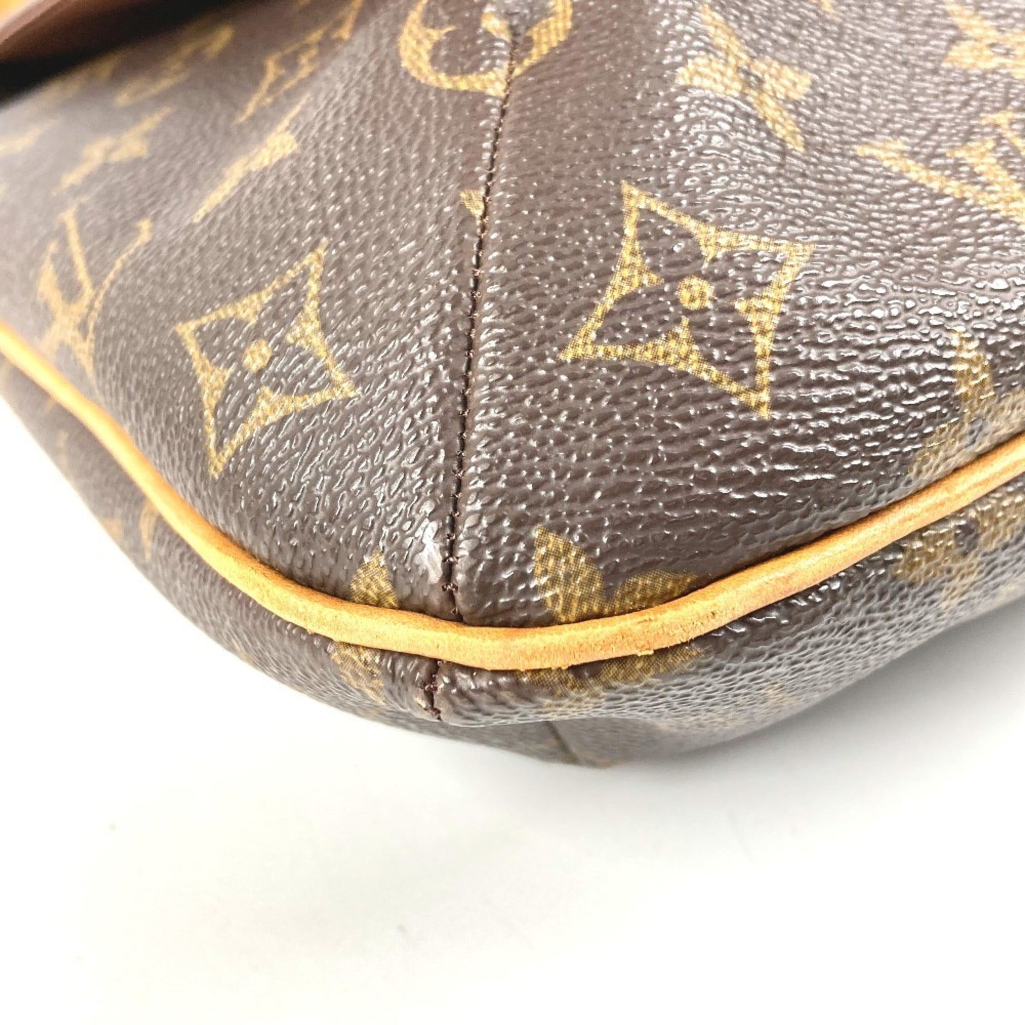Louis Vuitton Brown Monogram Shoulder Bag (Pre-Owned)