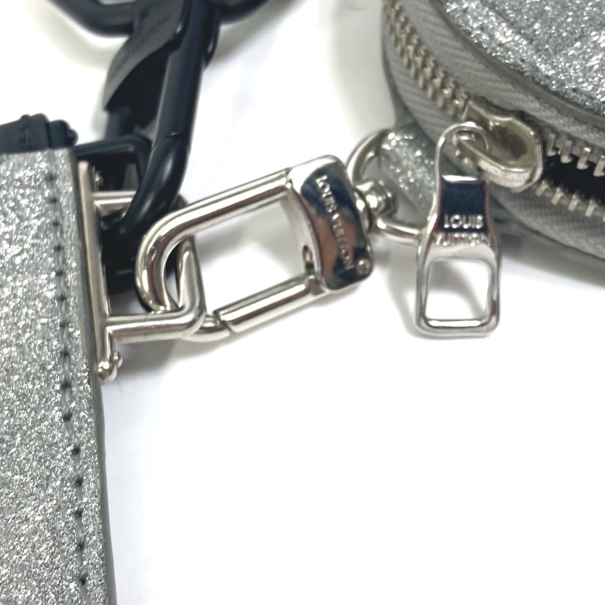 Louis Vuitton Black Silver Leather Shoulder Bag (Pre-Owned)