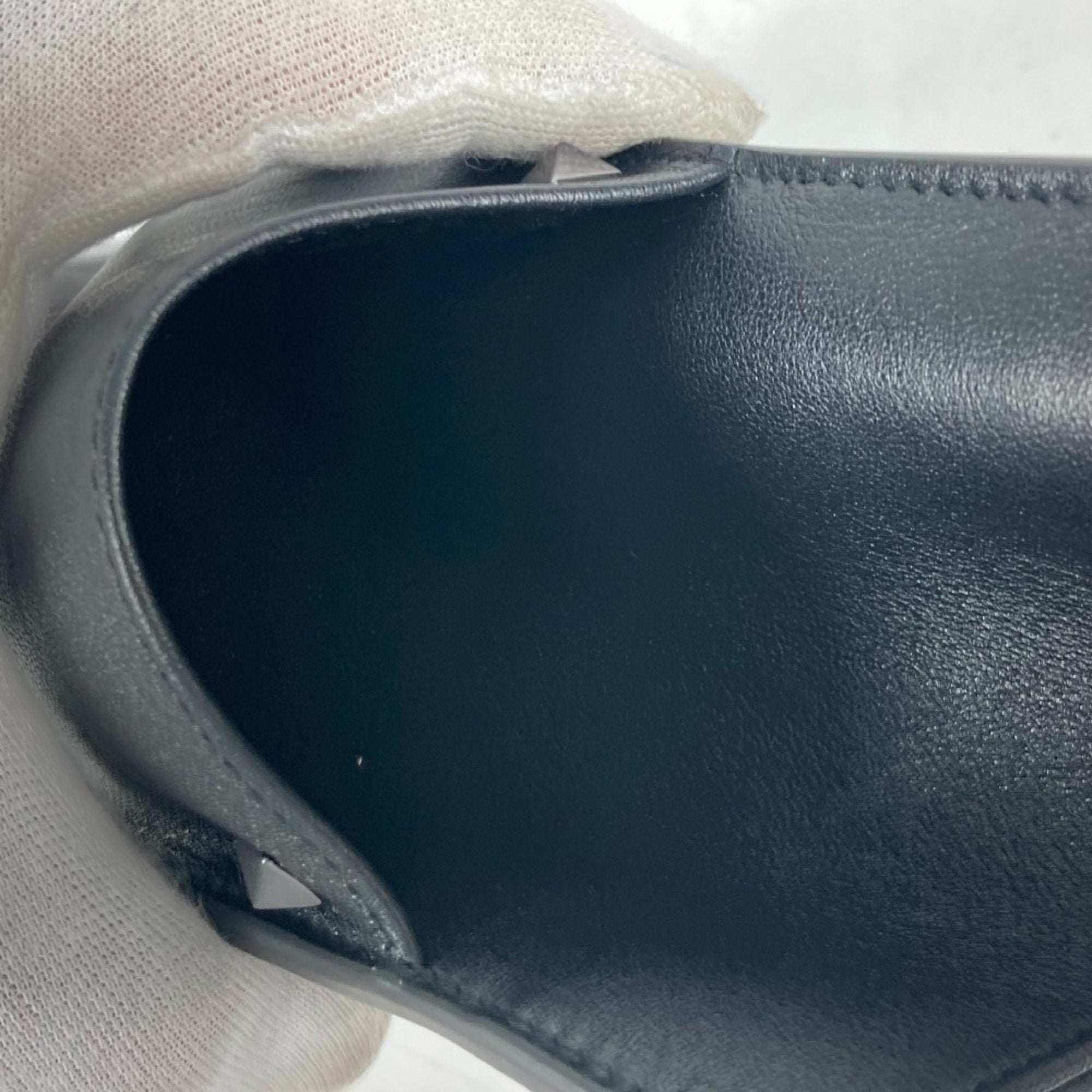 Valentino Black Leather Shoulder Bag (Pre-Owned)