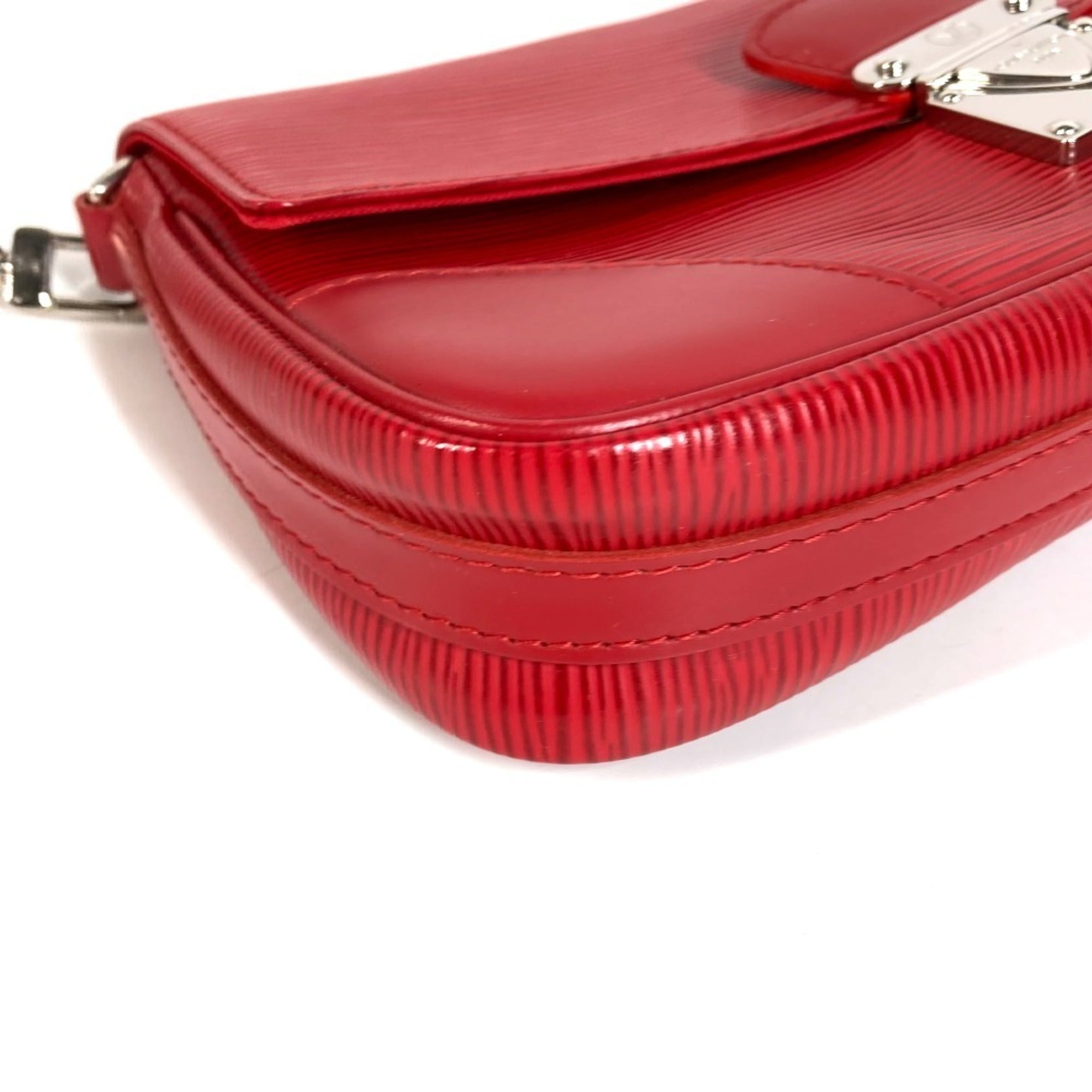 Louis Vuitton Epi Red Color Epi Leather Pochette Shoulder Bag (Pre-Owned)