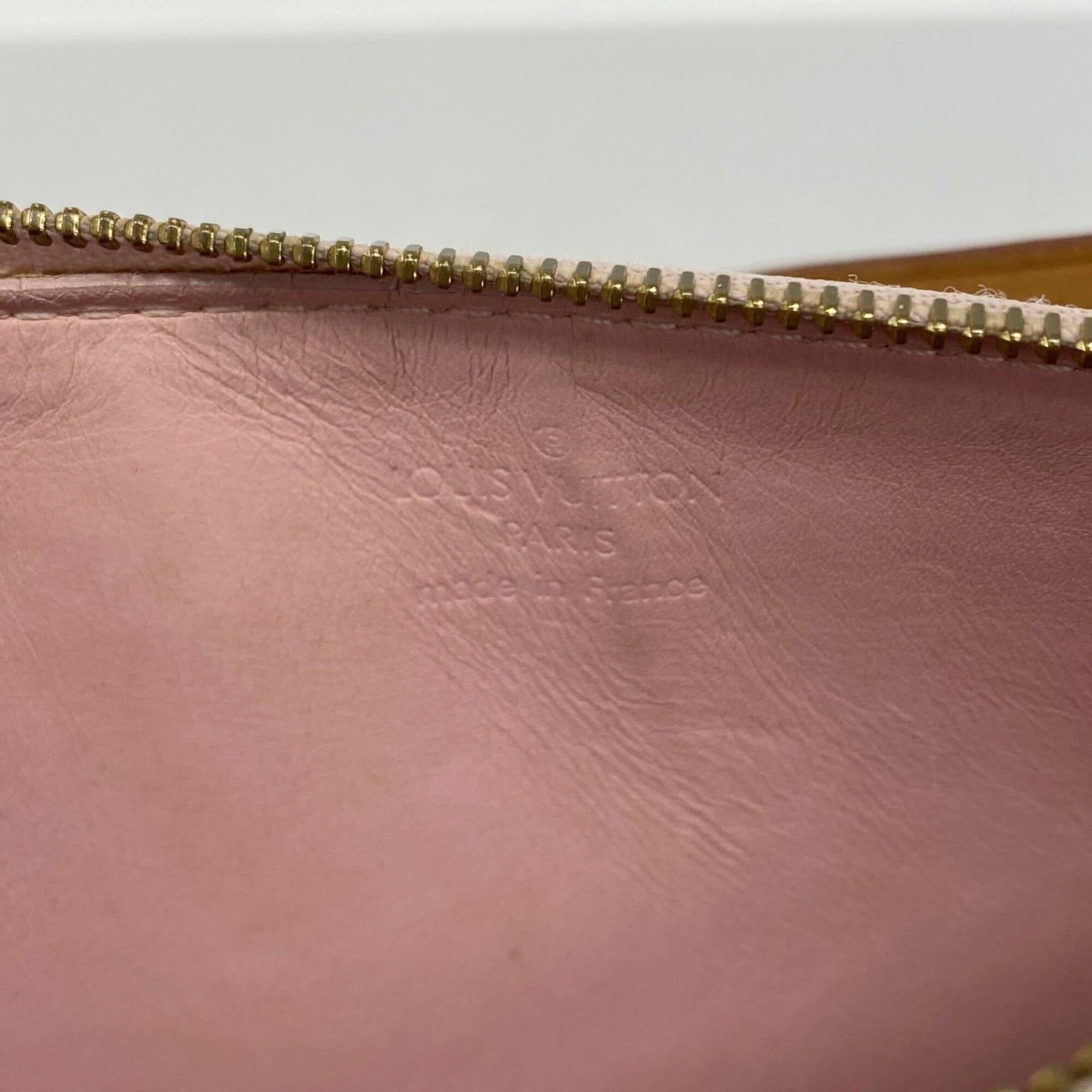 Louis Vuitton Pink Pouch (Pre-Owned)