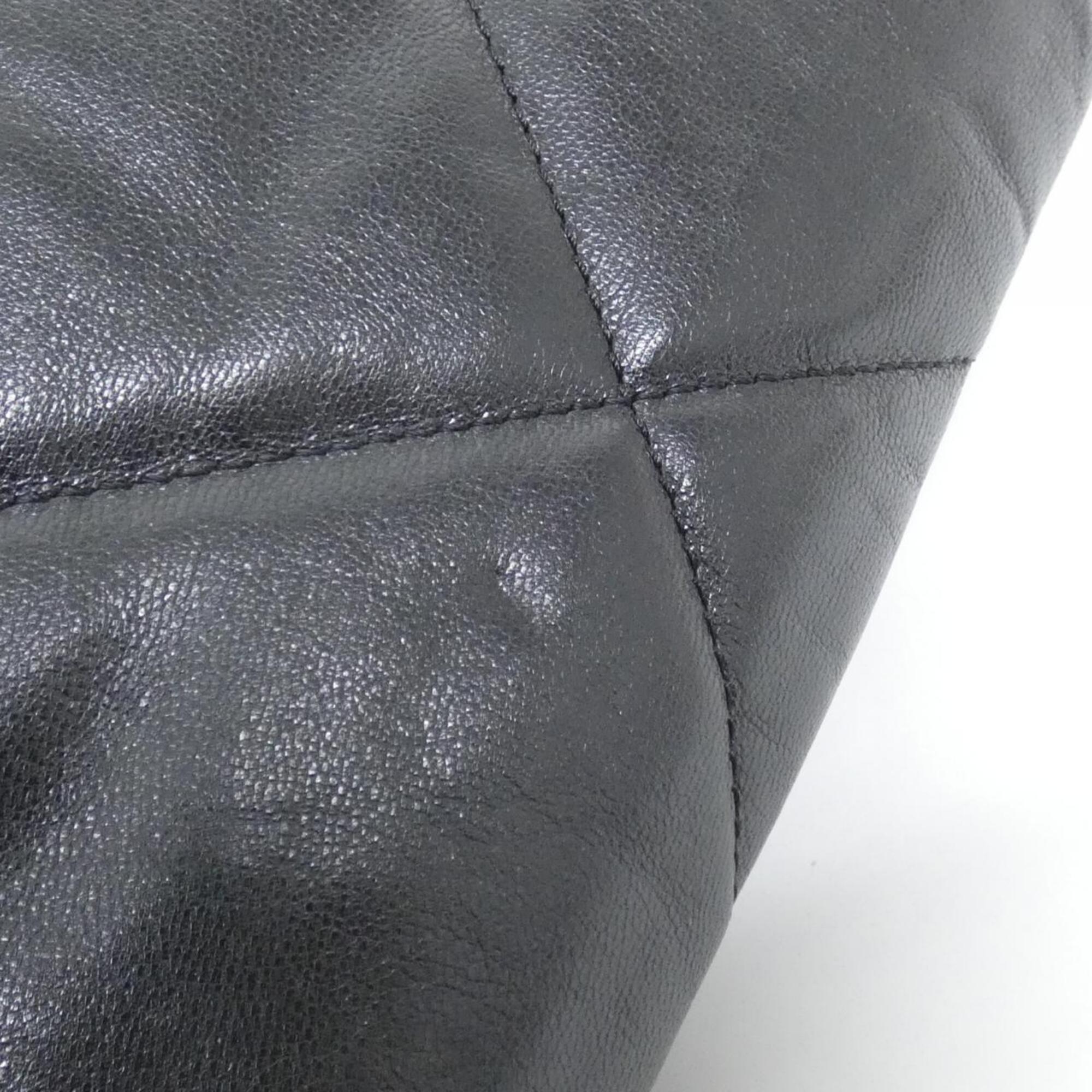Chanel Black Leather Shoulder Bag (Pre-Owned)