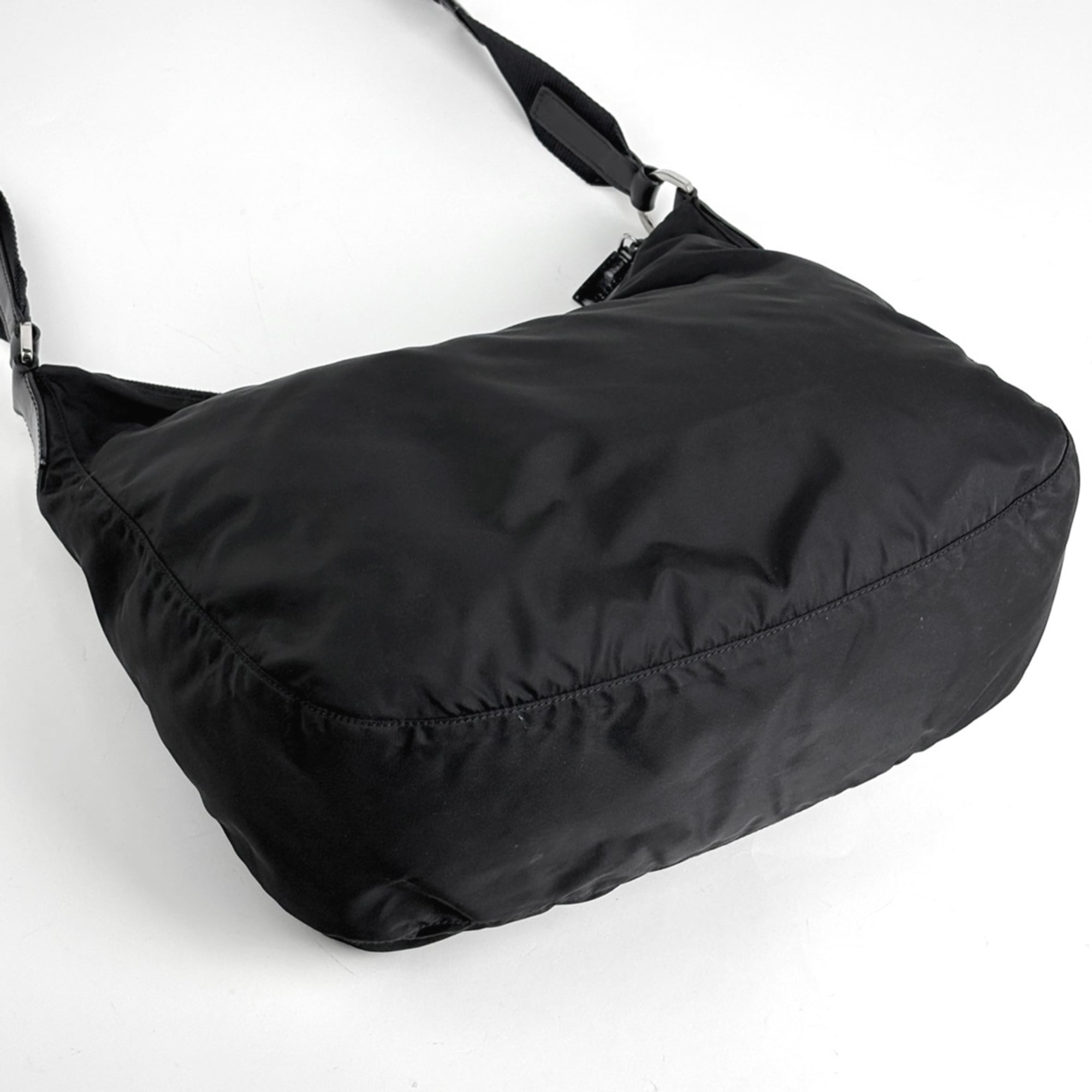 Prada Black Nylon Leather Messenger Bag Shoulder Bag (Pre-Owned)