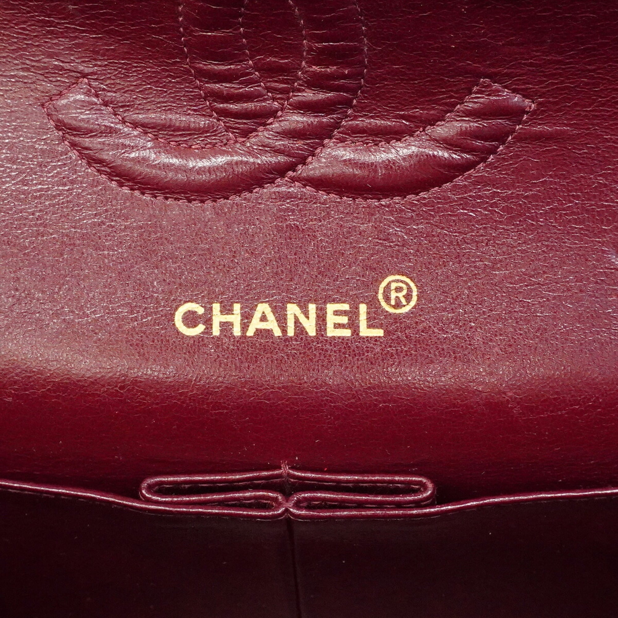 Chanel Black Leather Shoulder Bag (Pre-Owned)